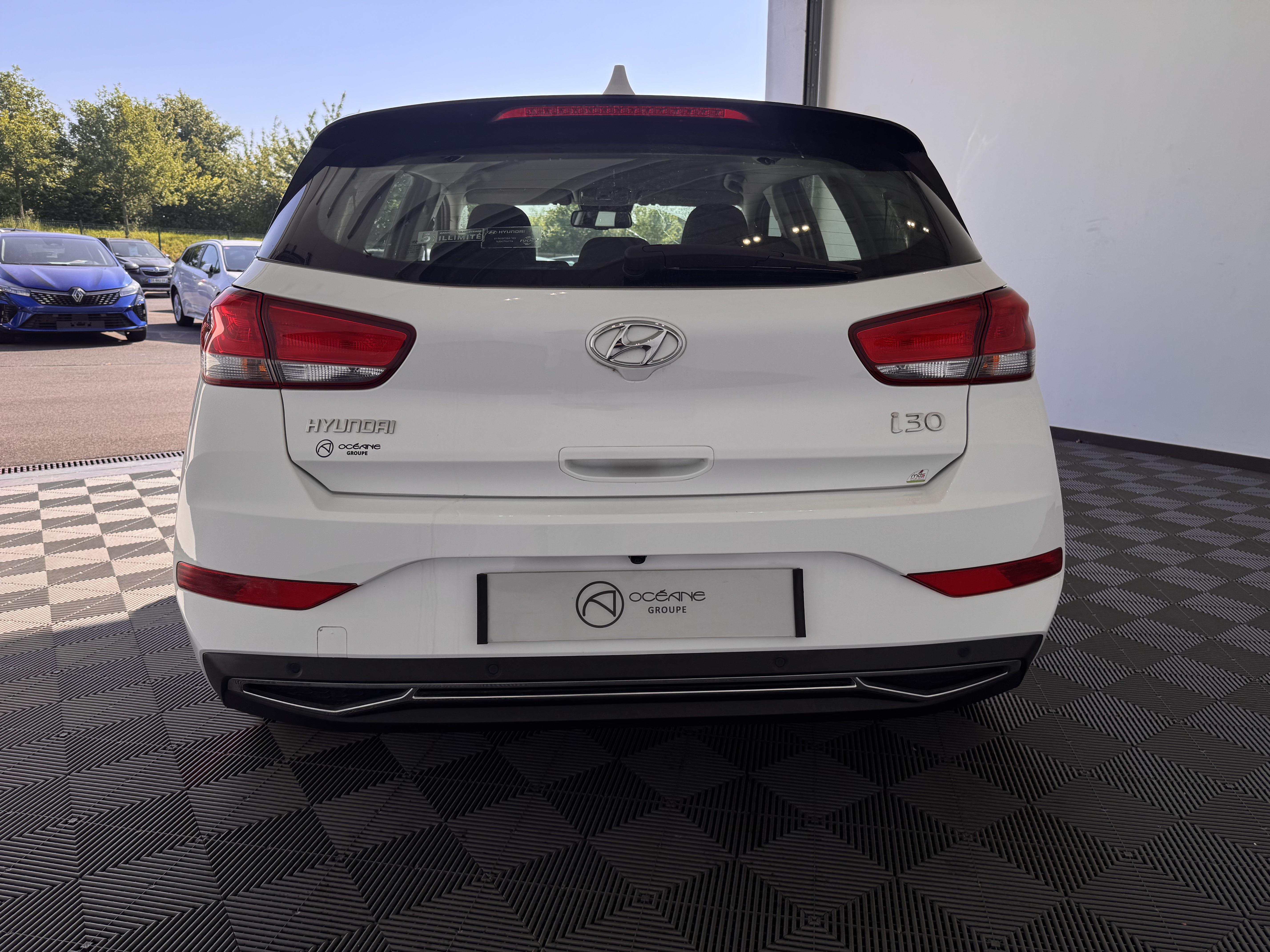 HYUNDAI i30 1.6 CRDi 115 BVM6 Business - Véhicule Occasion - Océane Auto HYUNDAI i30 1.6 CRDi 115 BVM6 Business - Véhicule Occasion Océane Auto
