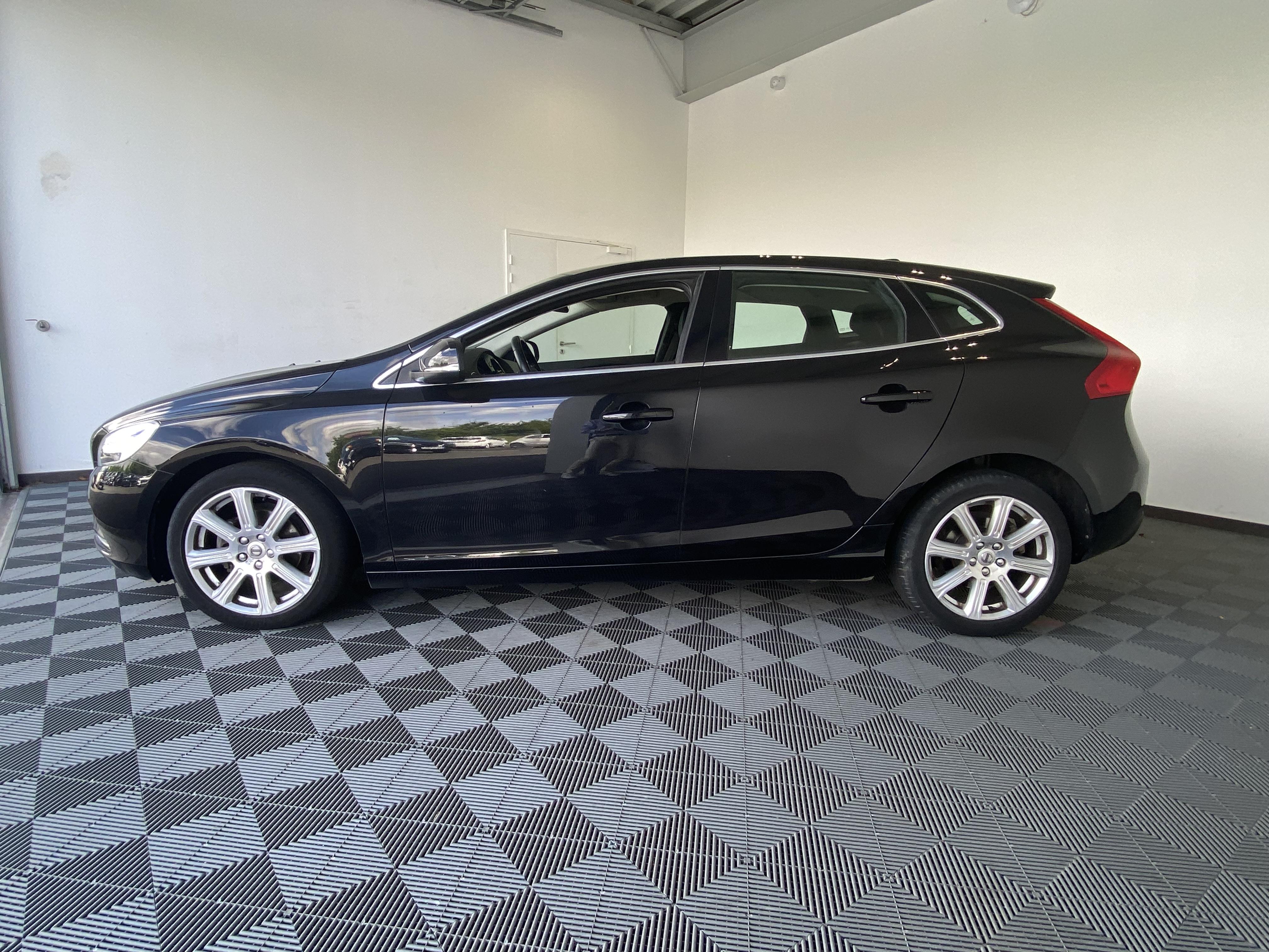 VOLVO V40 D2 120 Inscription Luxe - Véhicule Occasion - Océane Auto VOLVO V40 D2 120 Inscription Luxe - Véhicule Occasion Océane Auto