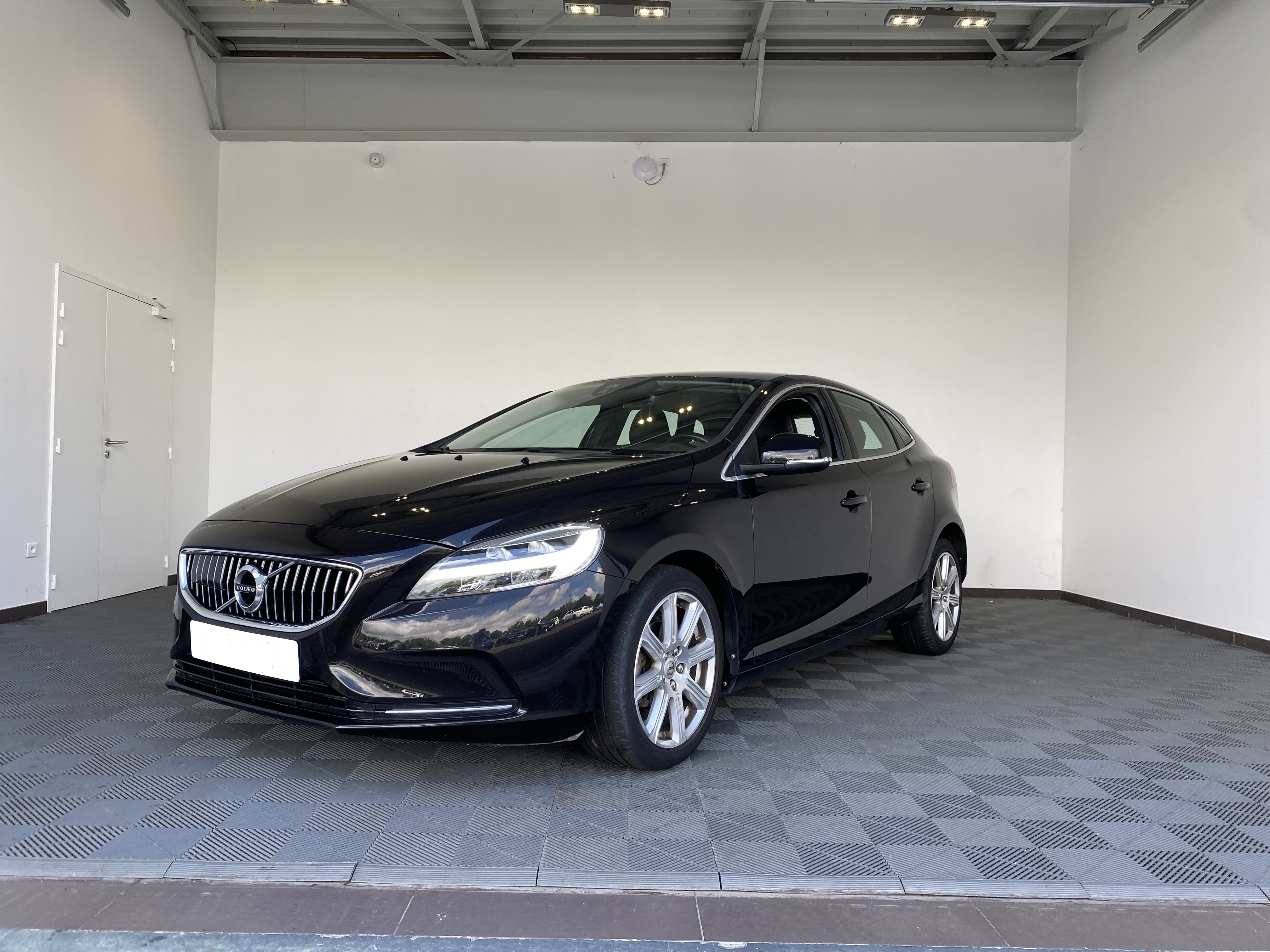VOLVO V40 D2 120 Inscription Luxe - Véhicule Occasion - Océane Auto VOLVO V40 D2 120 Inscription Luxe - Véhicule Occasion Océane Auto