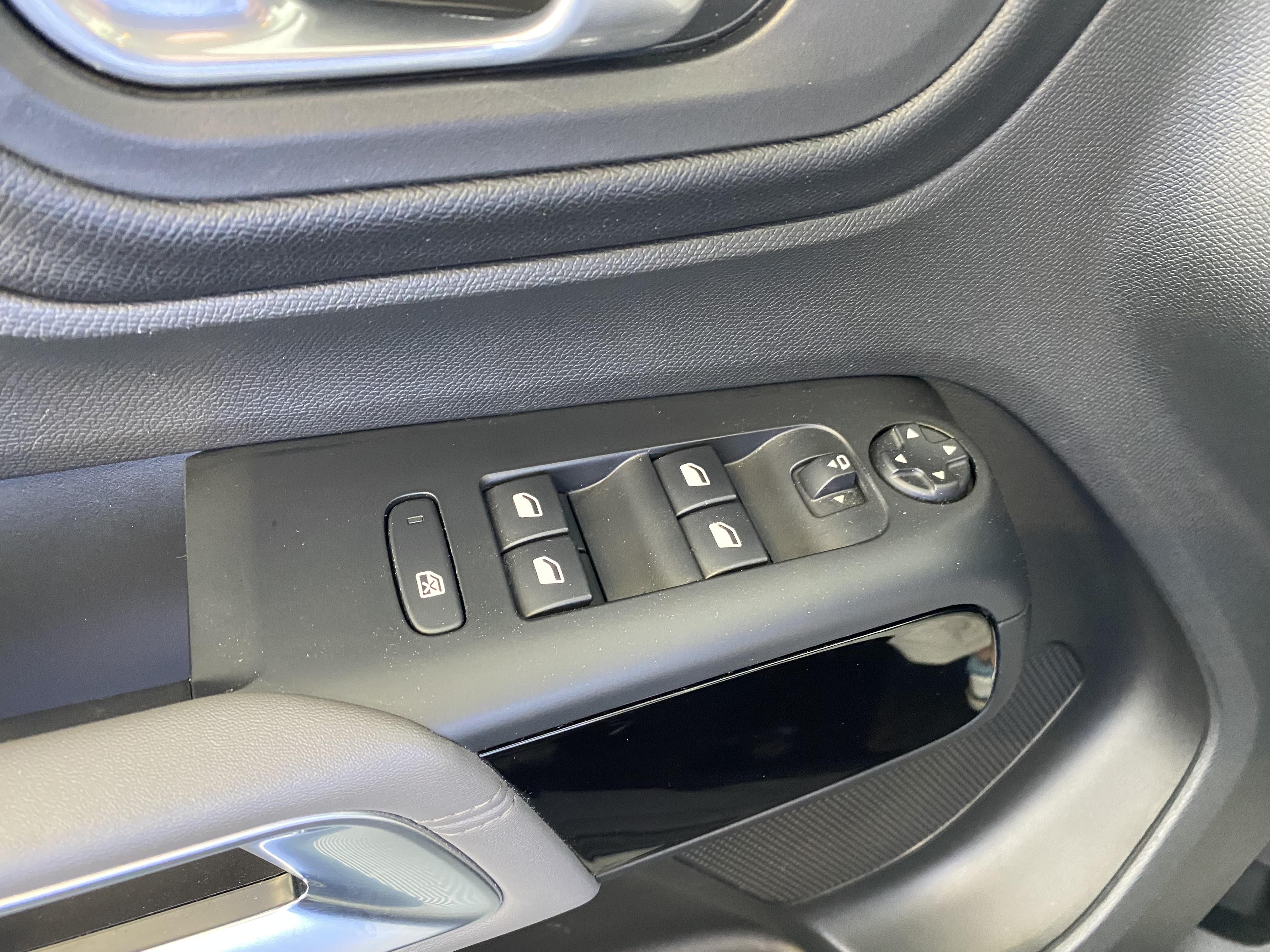 CITROEN C5 Aircross BlueHDi 130 S&S EAT8 Feel - Véhicule Occasion - Océane Auto CITROEN C5 Aircross BlueHDi 130 S&S EAT8 Feel - Véhicule Occasion Océane Auto
