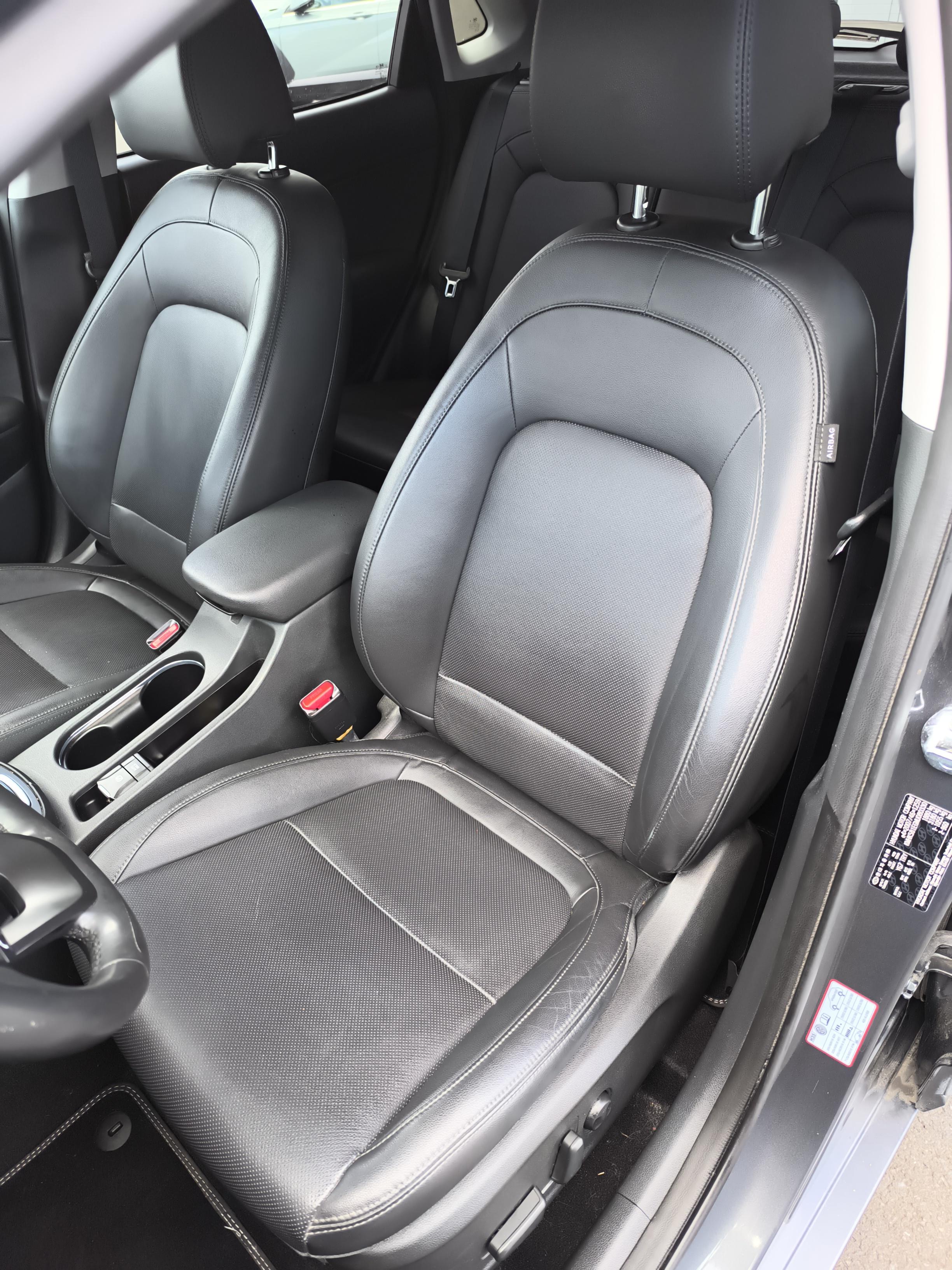 HYUNDAI Kona Hybrid 141 Executive - Véhicule Occasion - Océane Auto HYUNDAI Kona Hybrid 141 Executive - Véhicule Occasion Océane Auto