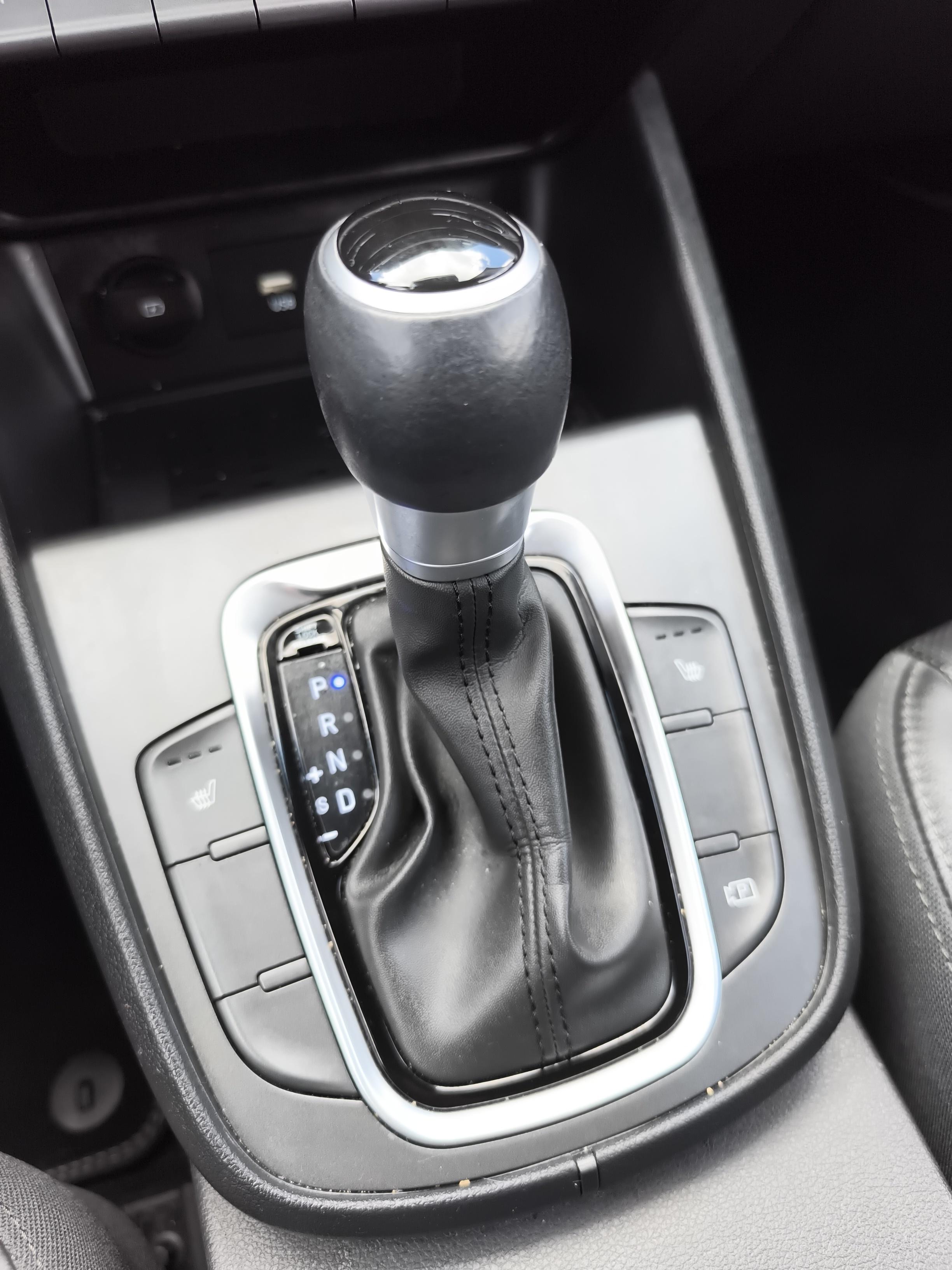 HYUNDAI Kona Hybrid 141 Executive - Véhicule Occasion - Océane Auto HYUNDAI Kona Hybrid 141 Executive - Véhicule Occasion Océane Auto