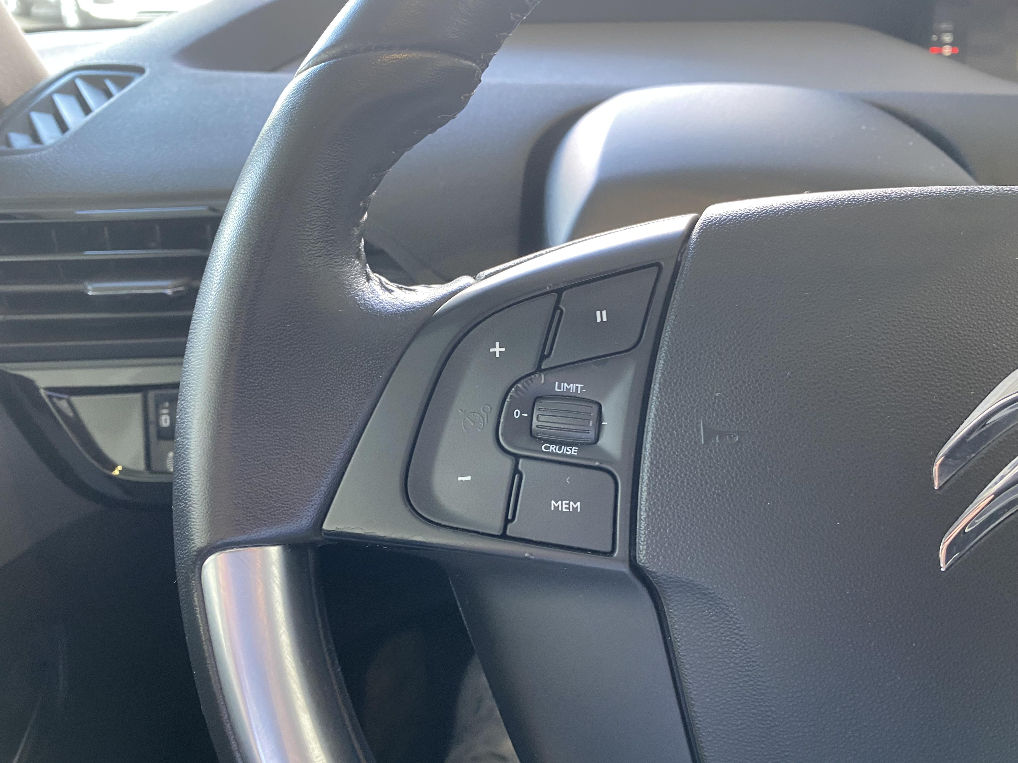 CITROEN C4 Picasso BlueHDi 120 S&S Feel - Véhicule Occasion - Océane Auto CITROEN C4 Picasso BlueHDi 120 S&S Feel - Véhicule Occasion Océane Auto