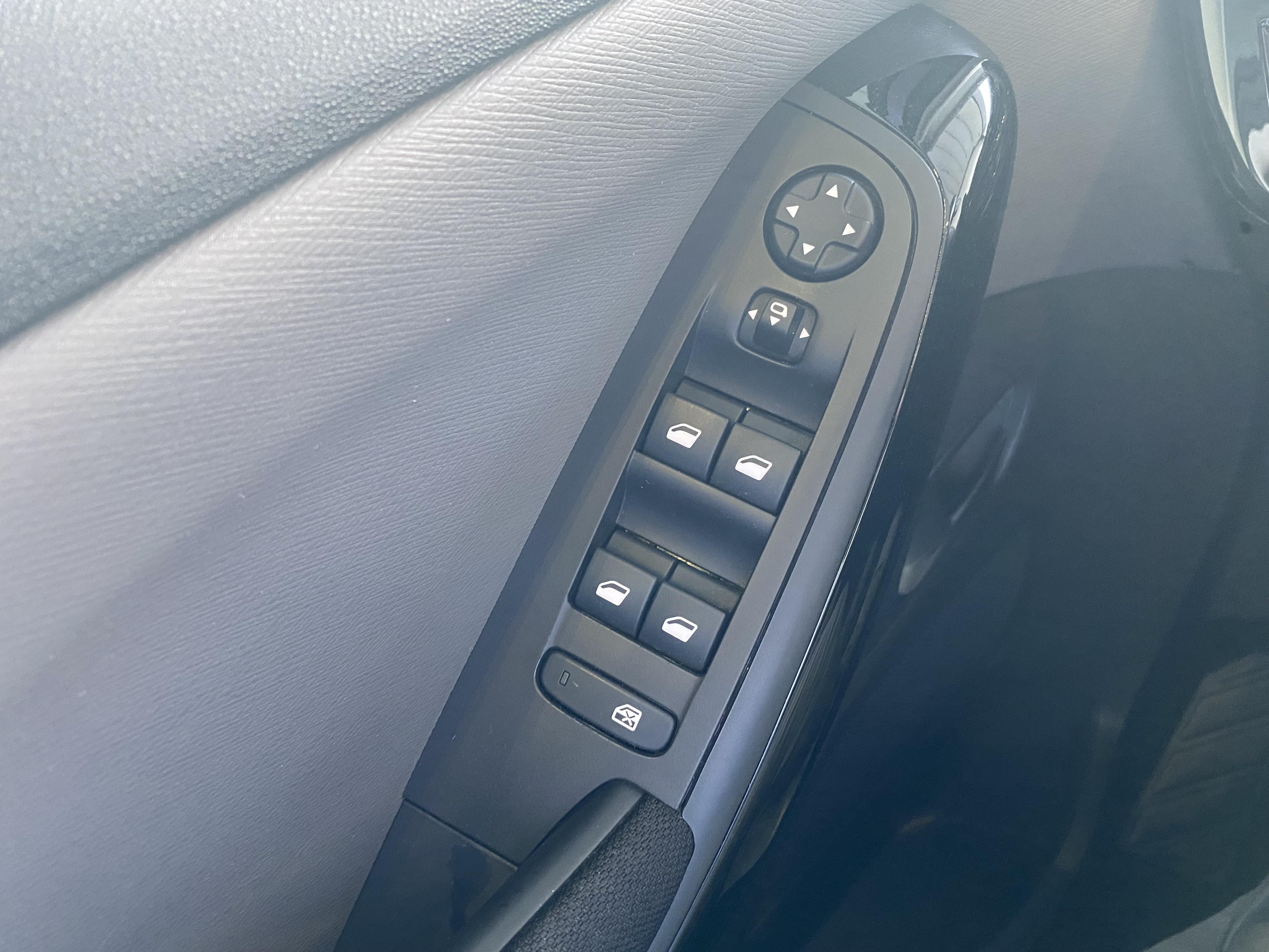 CITROEN C4 Picasso BlueHDi 120 S&S Feel - Véhicule Occasion - Océane Auto CITROEN C4 Picasso BlueHDi 120 S&S Feel - Véhicule Occasion Océane Auto