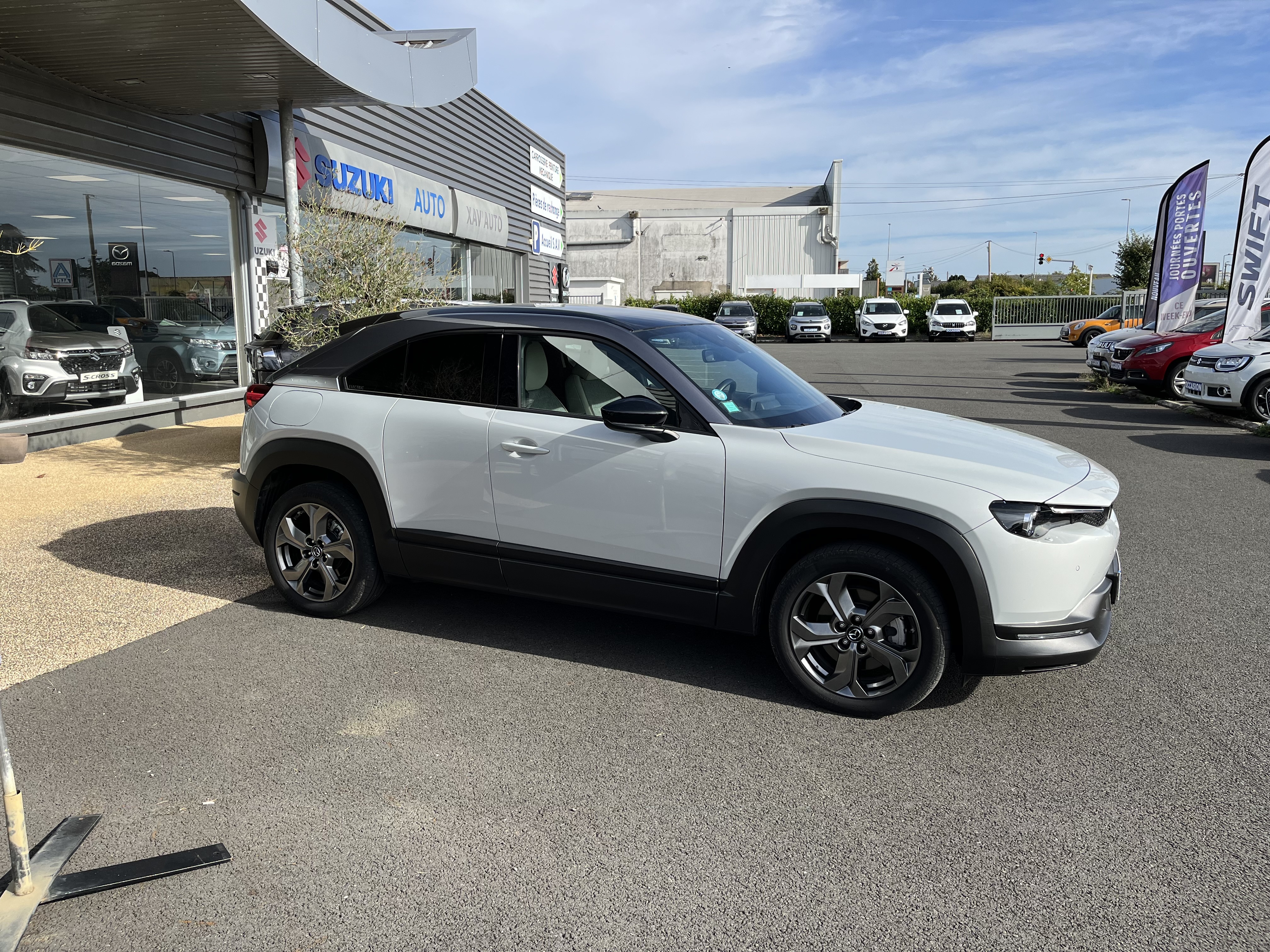 MAZDA MX-30 e-Skyactiv 145 ch First Edition Modern Confidence - Véhicule Occasion - Océane Auto MAZDA MX-30 e-Skyactiv 145 ch First Edition Modern Confidence - Véhicule Occasion Océane Auto