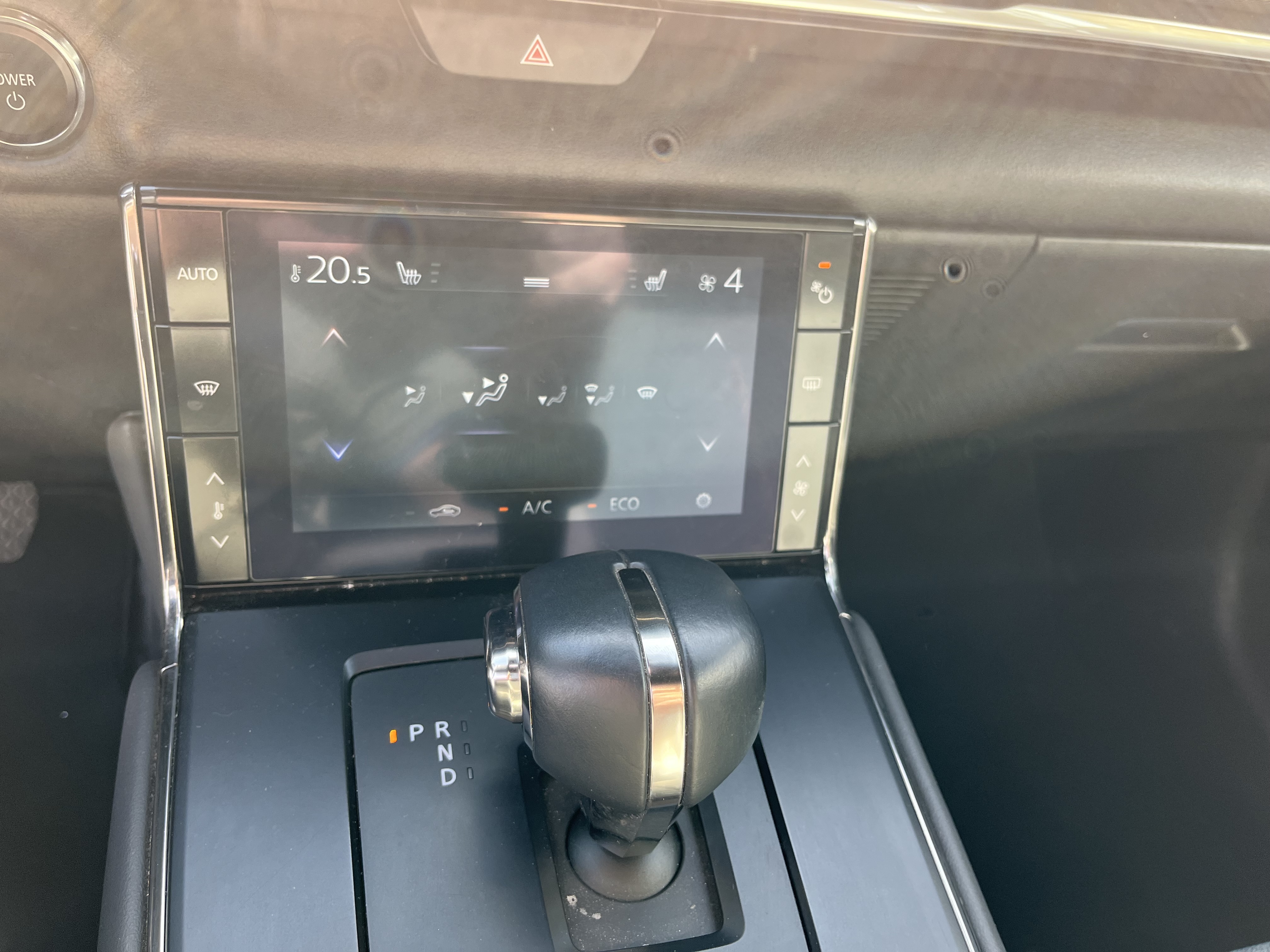 MAZDA MX-30 e-Skyactiv 145 ch First Edition Modern Confidence - Véhicule Occasion - Océane Auto MAZDA MX-30 e-Skyactiv 145 ch First Edition Modern Confidence - Véhicule Occasion Océane Auto