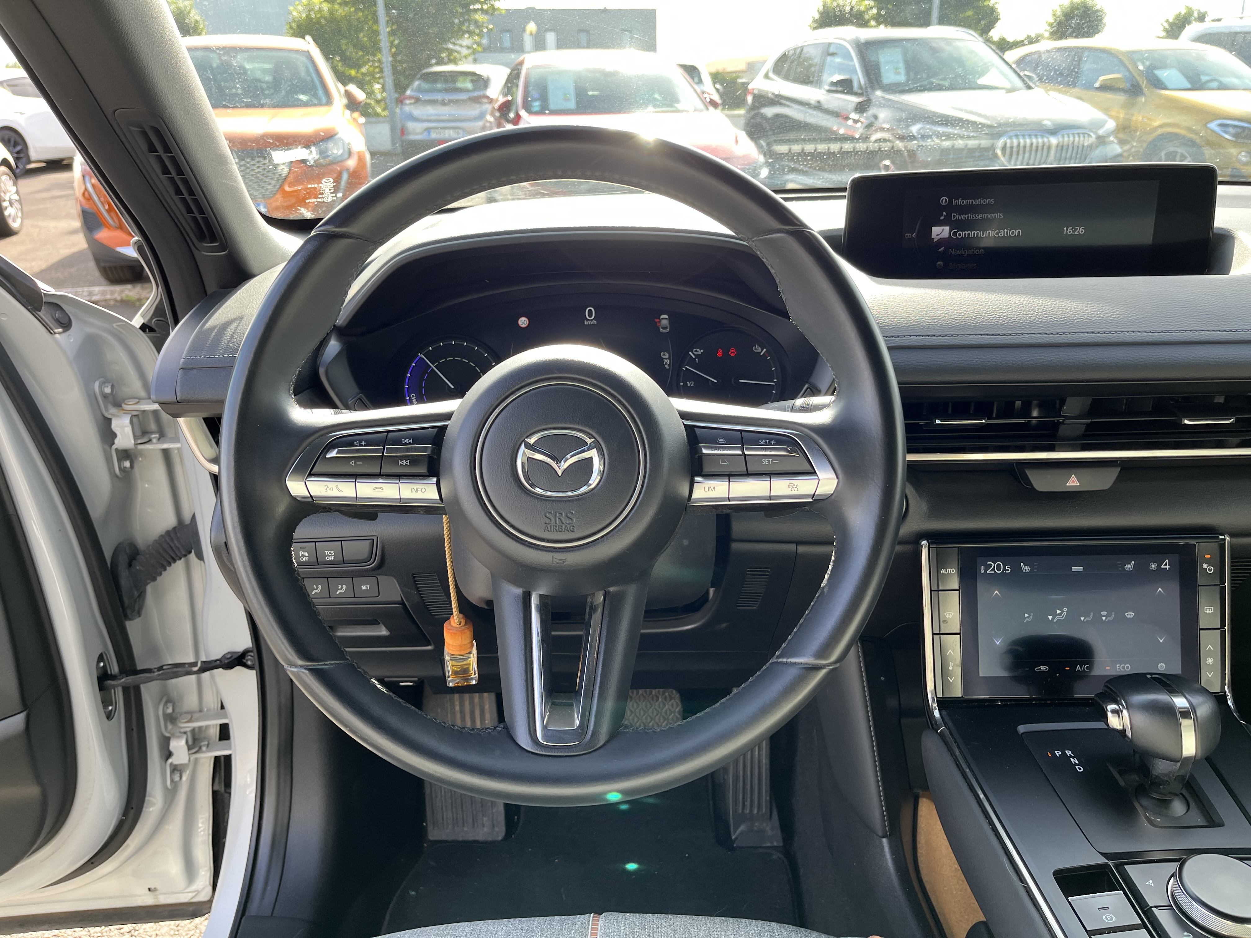 MAZDA MX-30 e-Skyactiv 145 ch First Edition Modern Confidence - Véhicule Occasion - Océane Auto MAZDA MX-30 e-Skyactiv 145 ch First Edition Modern Confidence - Véhicule Occasion Océane Auto