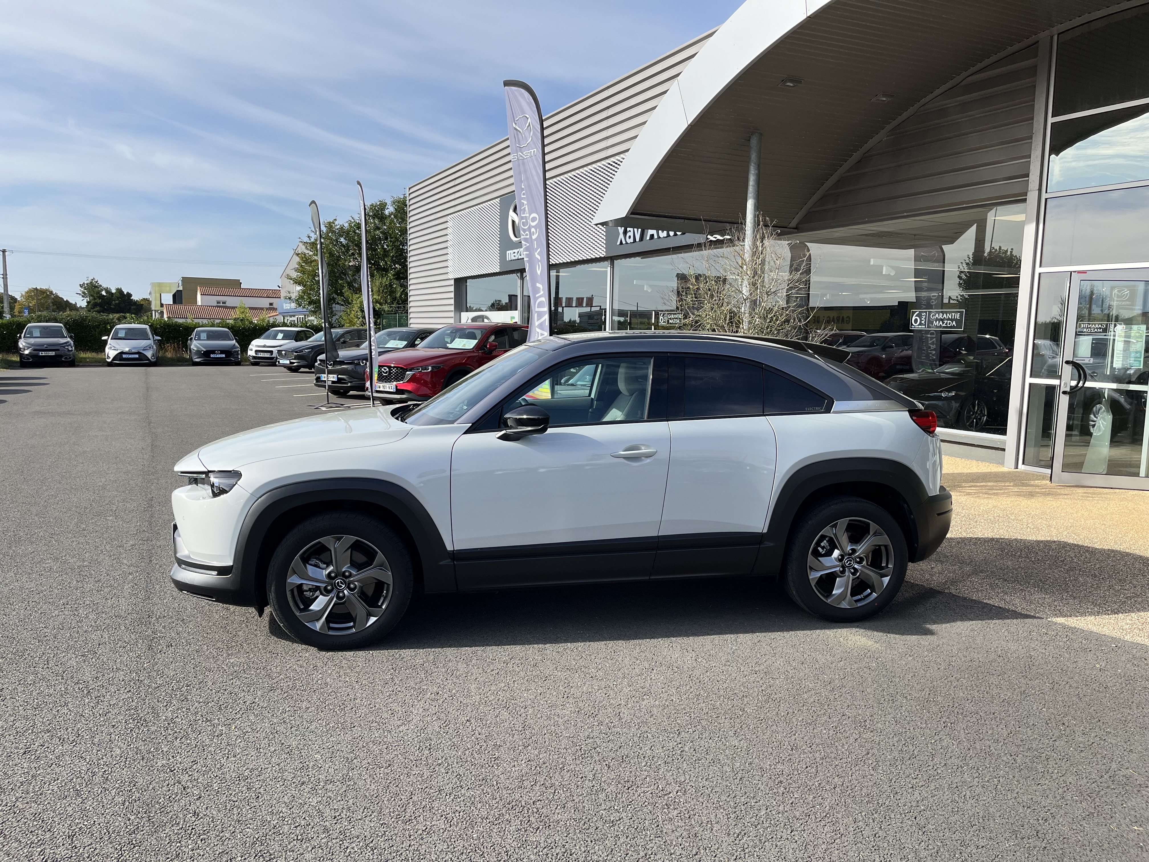 MAZDA MX-30 e-Skyactiv 145 ch First Edition Modern Confidence - Véhicule Occasion - Océane Auto MAZDA MX-30 e-Skyactiv 145 ch First Edition Modern Confidence - Véhicule Occasion Océane Auto