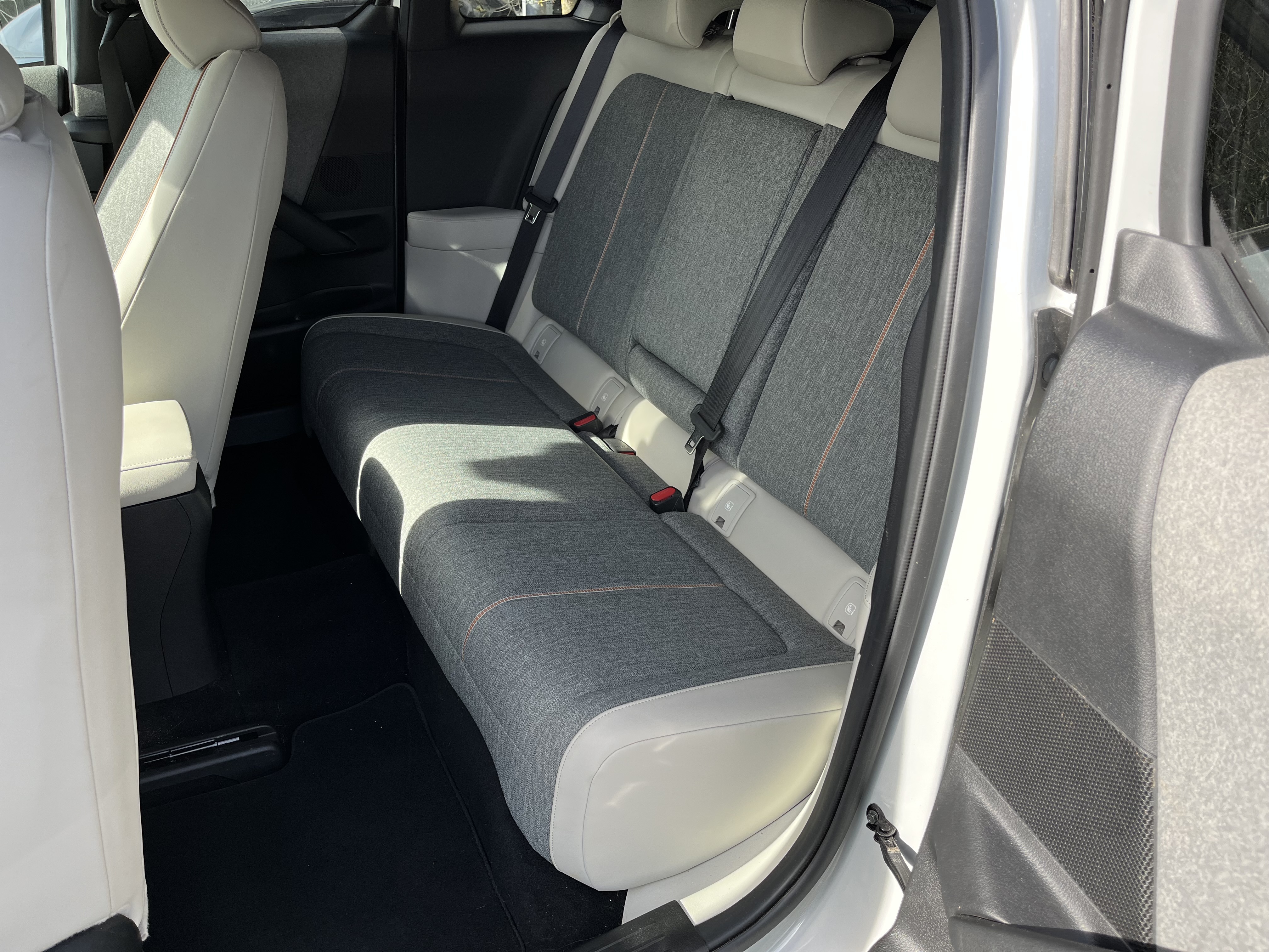 MAZDA MX-30 e-Skyactiv 145 ch First Edition Modern Confidence - Véhicule Occasion - Océane Auto MAZDA MX-30 e-Skyactiv 145 ch First Edition Modern Confidence - Véhicule Occasion Océane Auto