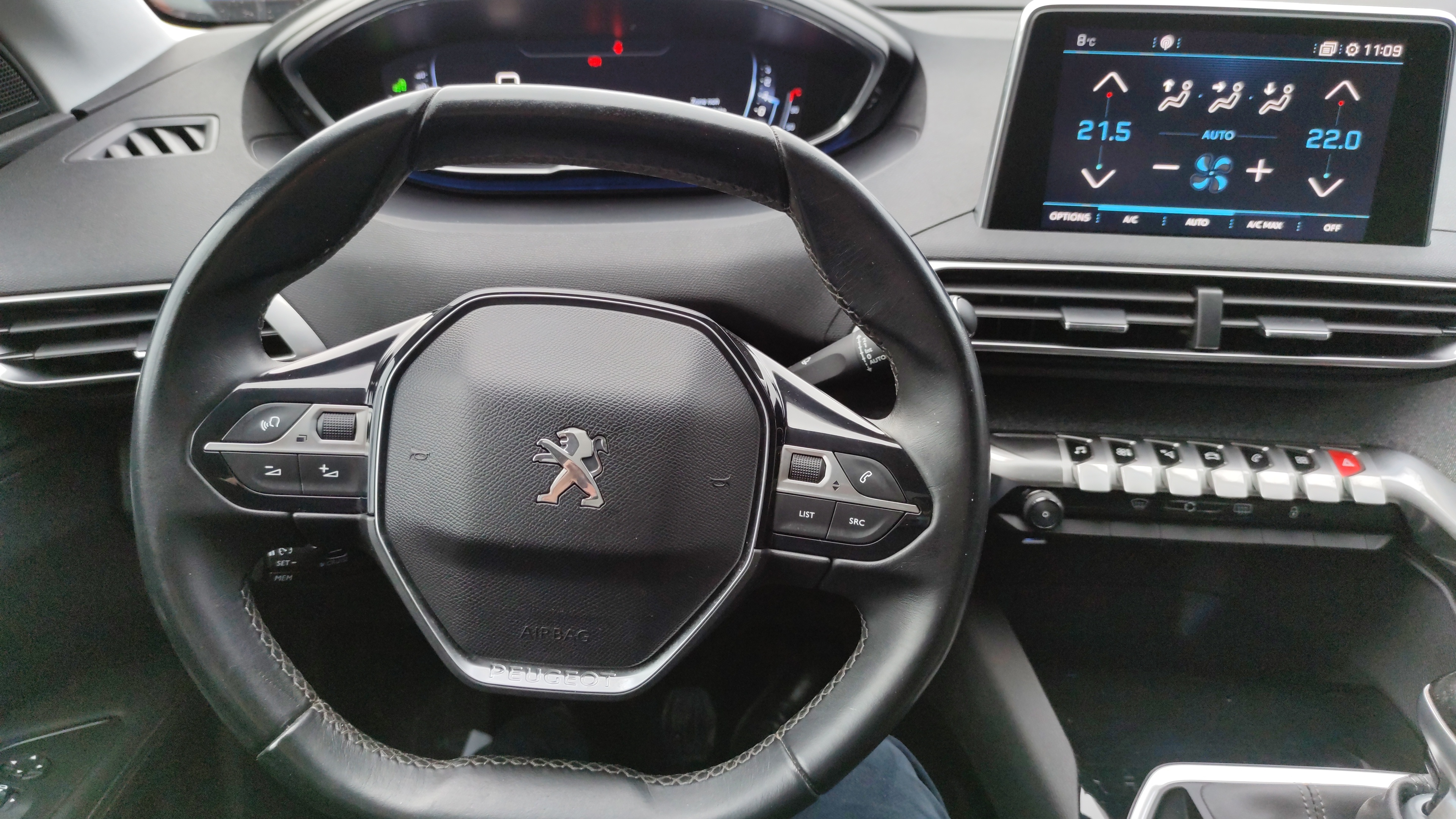 PEUGEOT 3008 1.2 Puretech 130ch S&S BVM6 Allure - Véhicule Occasion - Océane Auto PEUGEOT 3008 1.2 Puretech 130ch S&S BVM6 Allure - Véhicule Occasion Océane Auto