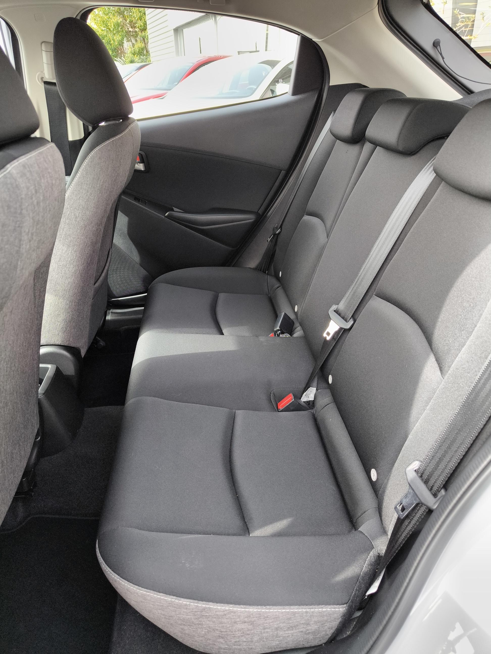 MAZDA Mazda2 1.5L e-SKYACTIV G M Hybrid 90ch Centre-Line - Véhicule Occasion Océane Auto