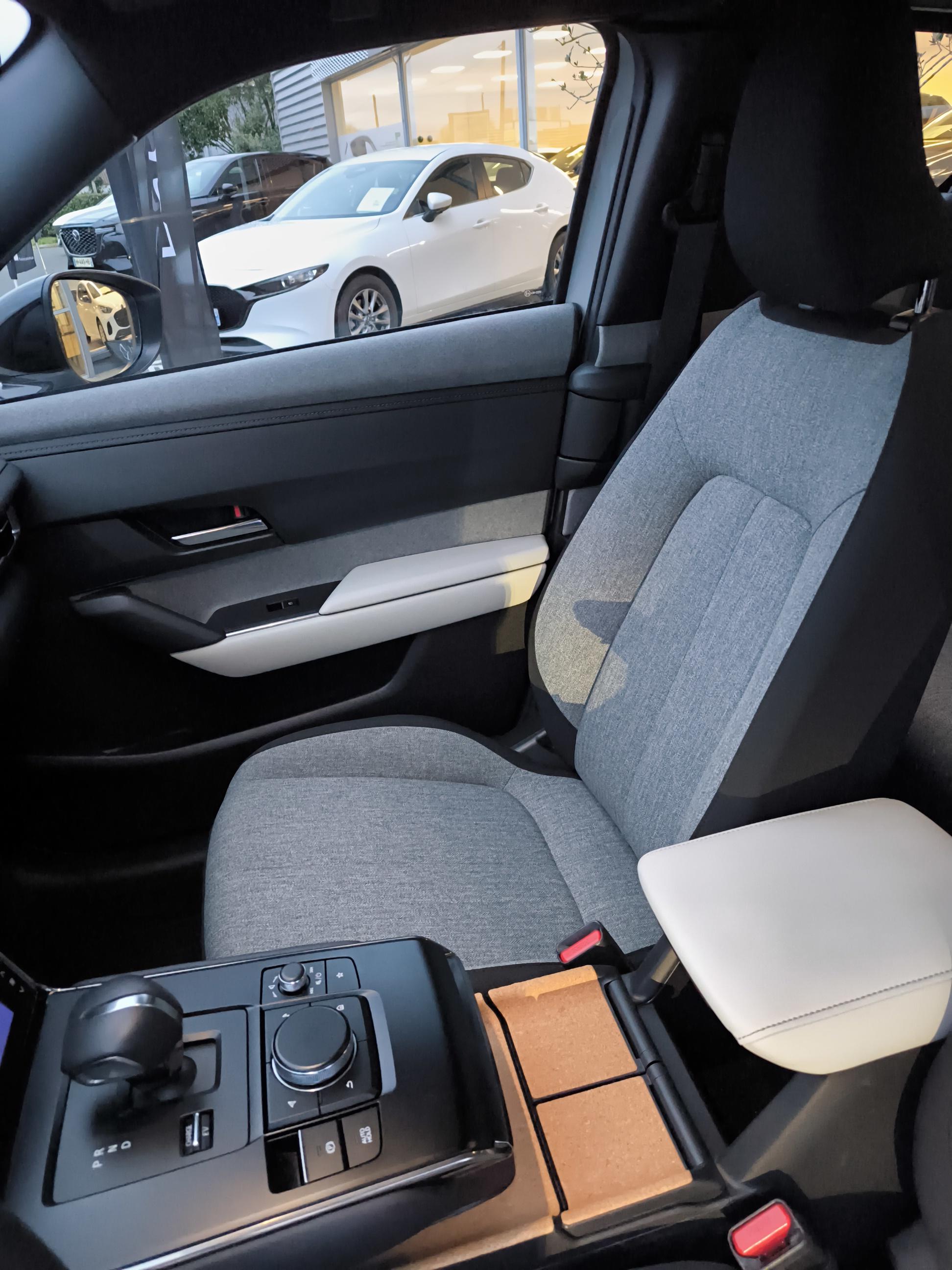 MAZDA MX-30 R-EV e-Skyactiv 170 ch BVA Prime-Line - Véhicule Occasion - Océane Auto MAZDA MX-30 R-EV e-Skyactiv 170 ch BVA Prime-Line - Véhicule Occasion Océane Auto