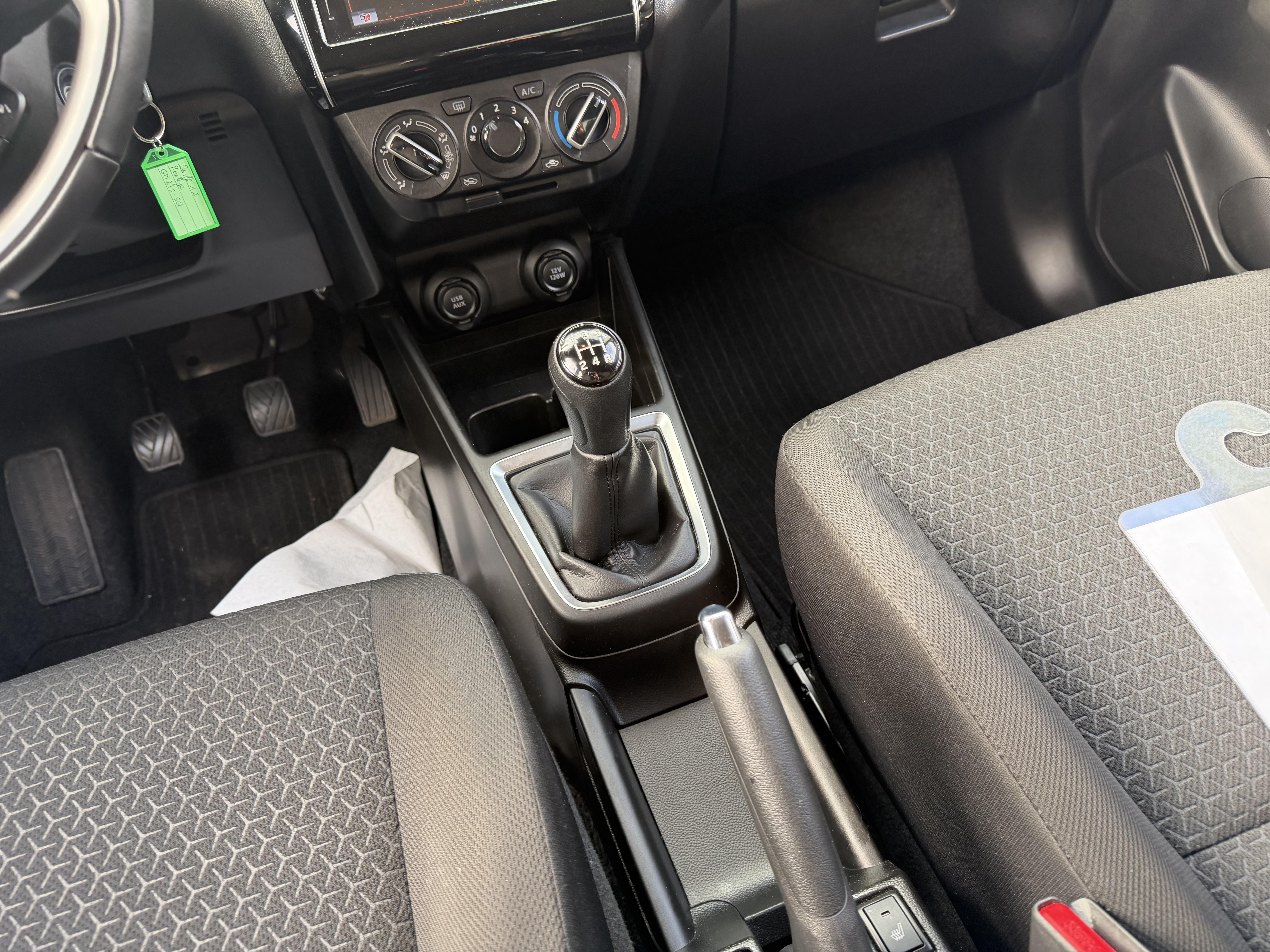 SUZUKI Swift 1.2 Dualjet Hybrid Privilège - Véhicule Occasion - Océane Auto SUZUKI Swift 1.2 Dualjet Hybrid Privilège - Véhicule Occasion Océane Auto