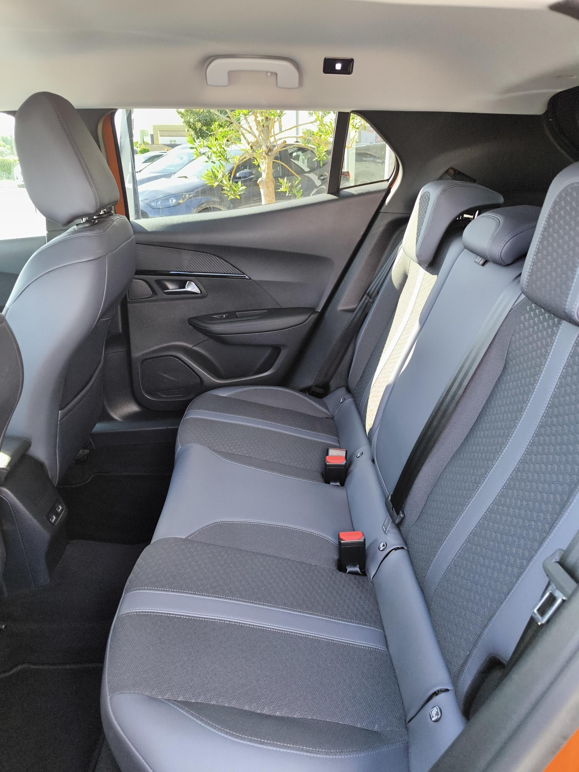 PEUGEOT 2008 PureTech 130 S&S EAT8 Allure - Véhicule Occasion Océane Auto