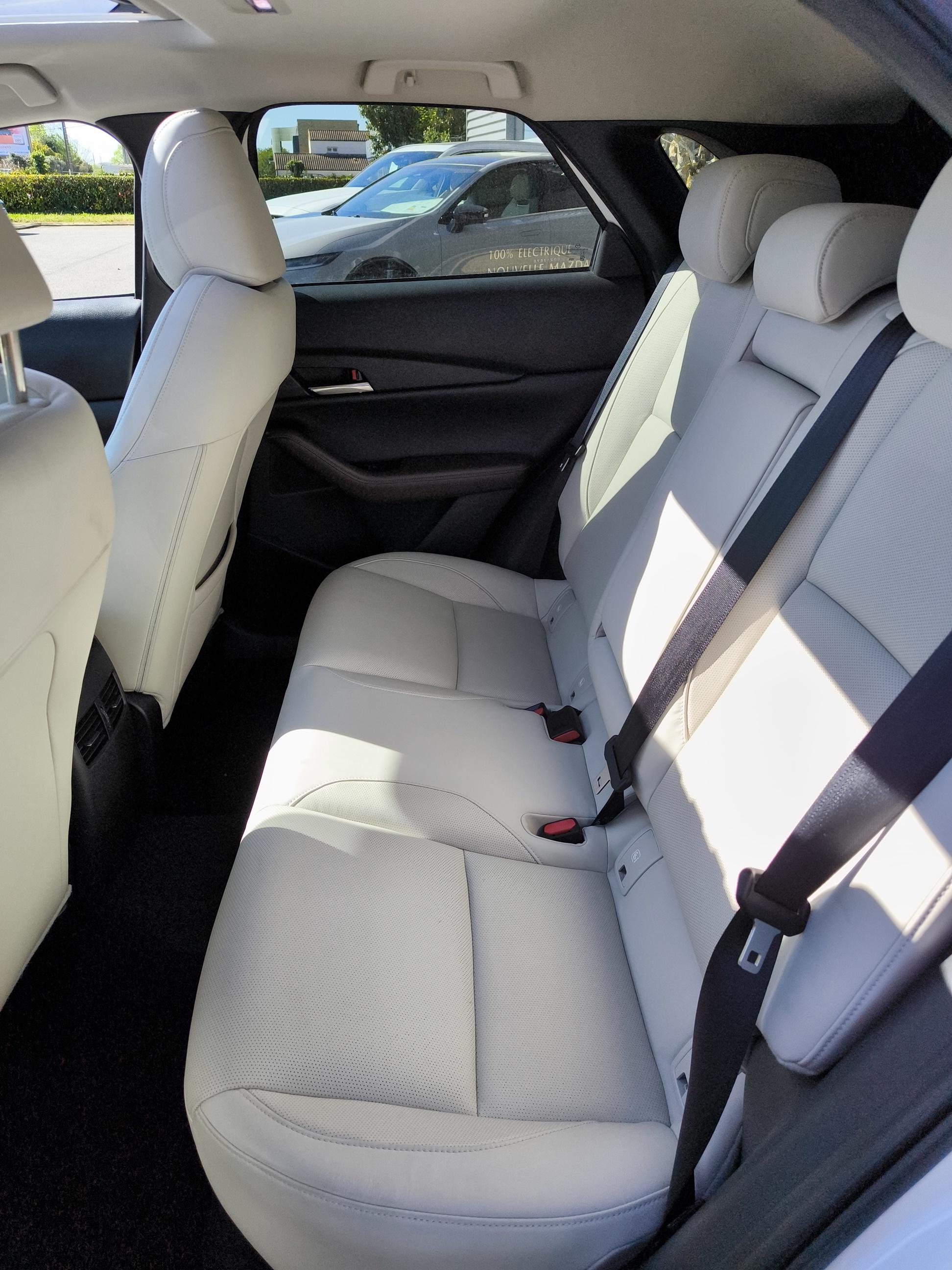 MAZDA CX-30 2.0L e-SKYACTIV X M Hybrid 186 ch 4x2  BVA6 Exclusive - Véhicule Occasion Océane Auto