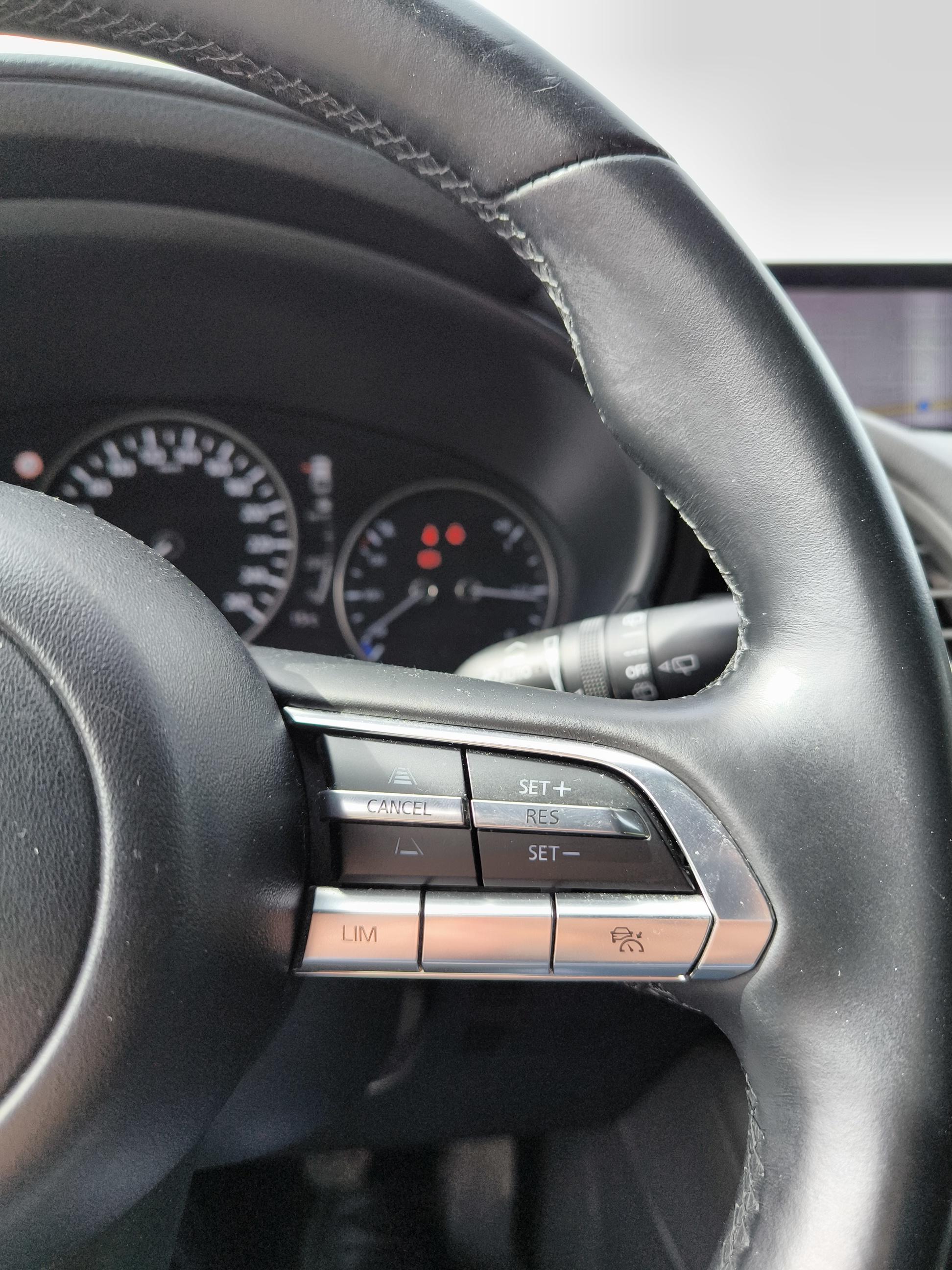 MAZDA Mazda3 5 portes 2.0L SKYACTIV-G M Hybrid 122 ch BVM6 Mazda3 - Véhicule Occasion Océane Auto