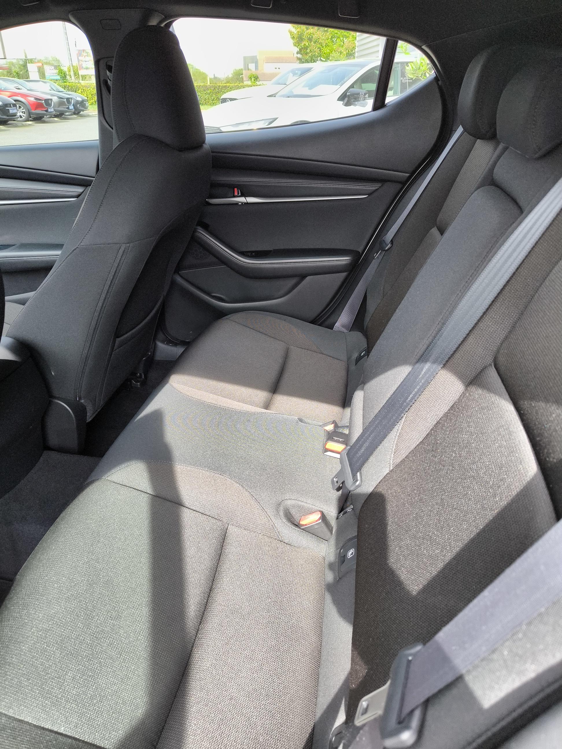 MAZDA Mazda3 5 portes 2.0L SKYACTIV-G M Hybrid 122 ch BVM6 Mazda3 - Véhicule Occasion Océane Auto