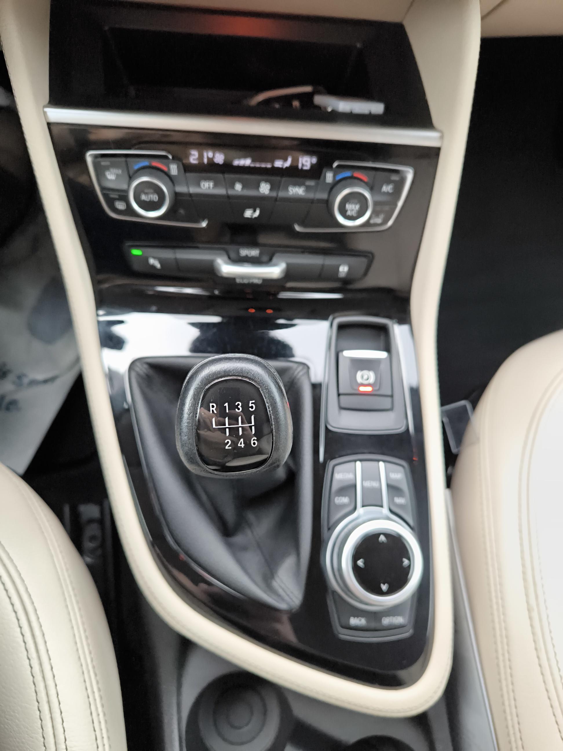 BMW Active Tourer 218i 136 ch Luxury - Véhicule Occasion Océane Auto