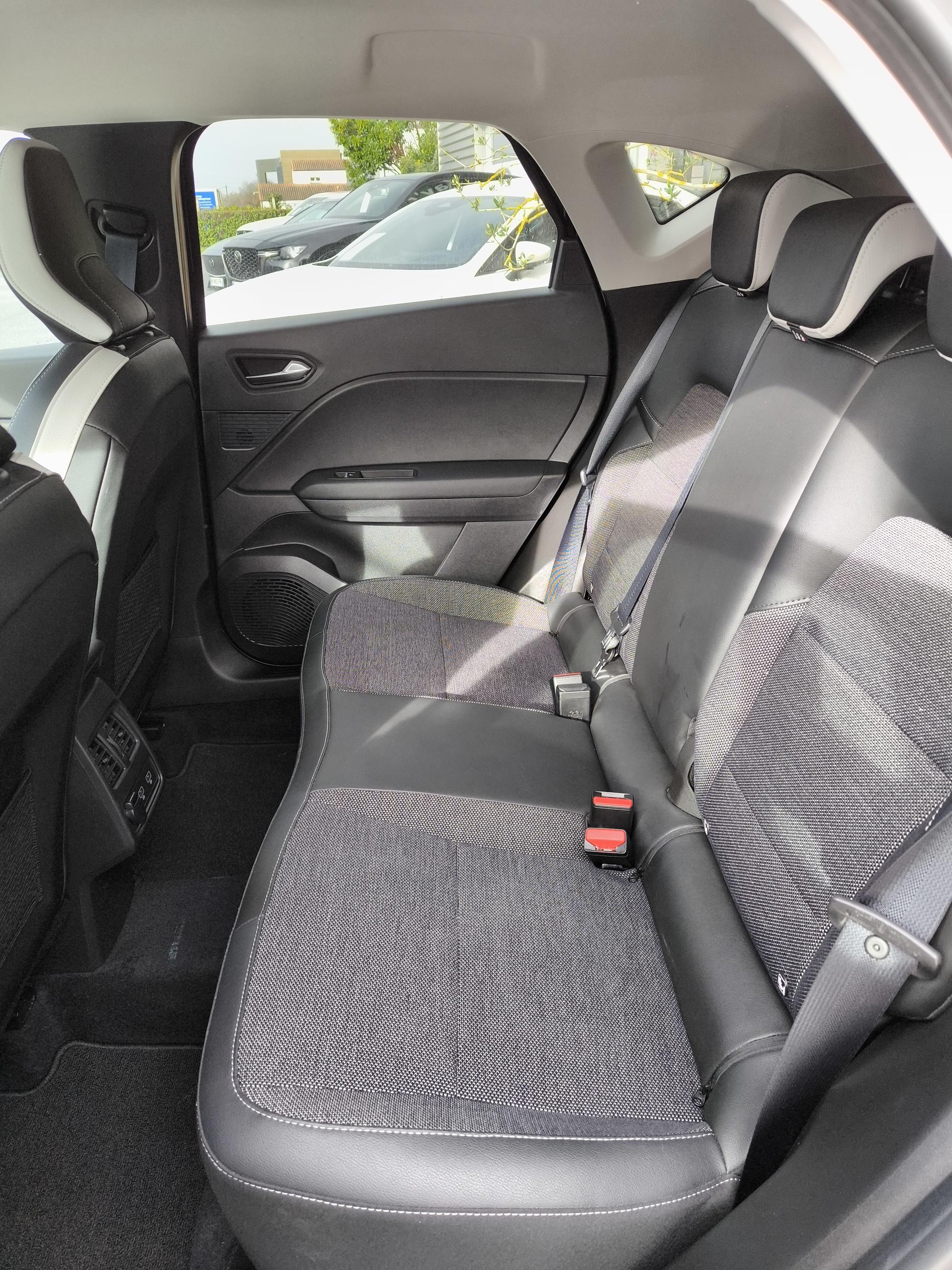 RENAULT Captur mild hybrid 160 EDC Techno - Véhicule Occasion Océane Auto