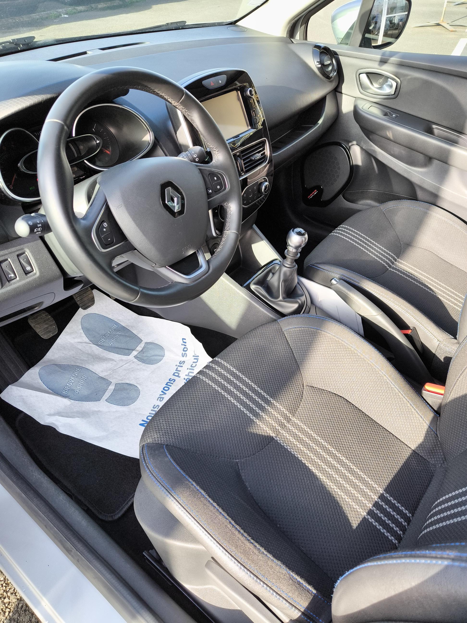 RENAULT Clio TCe 120 Energy Intens - Véhicule Occasion - Océane Auto RENAULT Clio TCe 120 Energy Intens - Véhicule Occasion Océane Auto