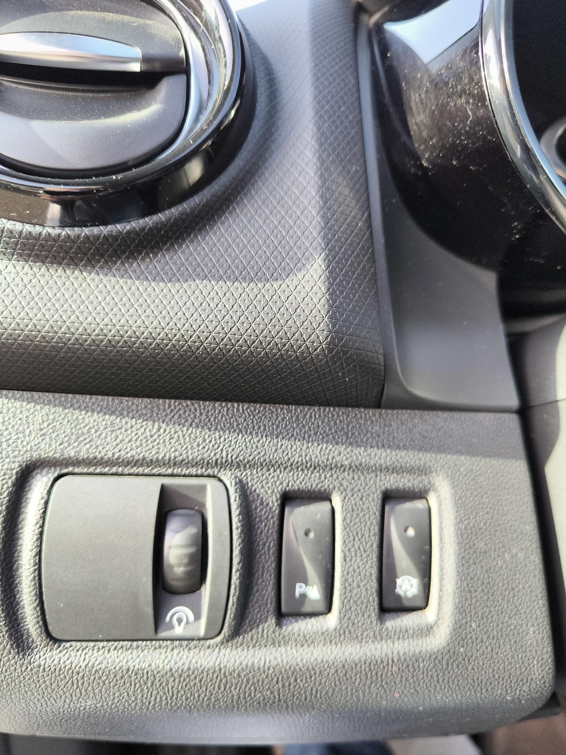 RENAULT Clio TCe 120 Energy Intens - Véhicule Occasion - Océane Auto RENAULT Clio TCe 120 Energy Intens - Véhicule Occasion Océane Auto