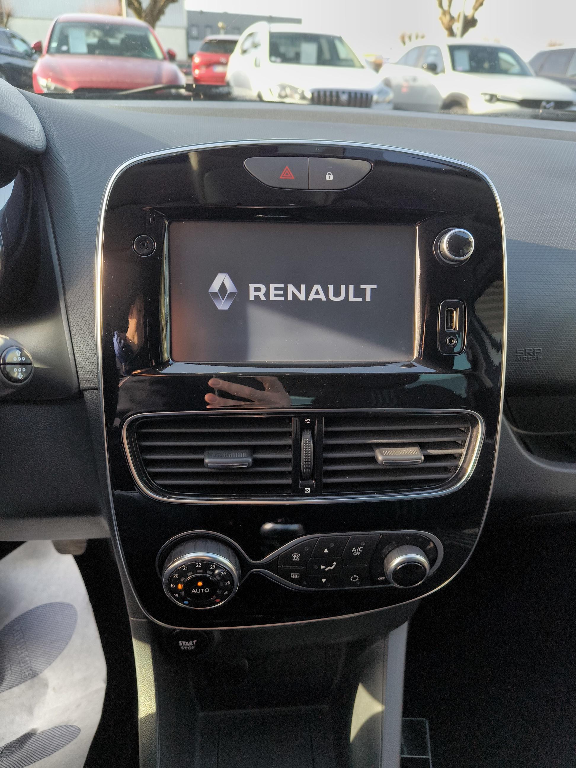 RENAULT Clio TCe 120 Energy Intens - Véhicule Occasion - Océane Auto RENAULT Clio TCe 120 Energy Intens - Véhicule Occasion Océane Auto