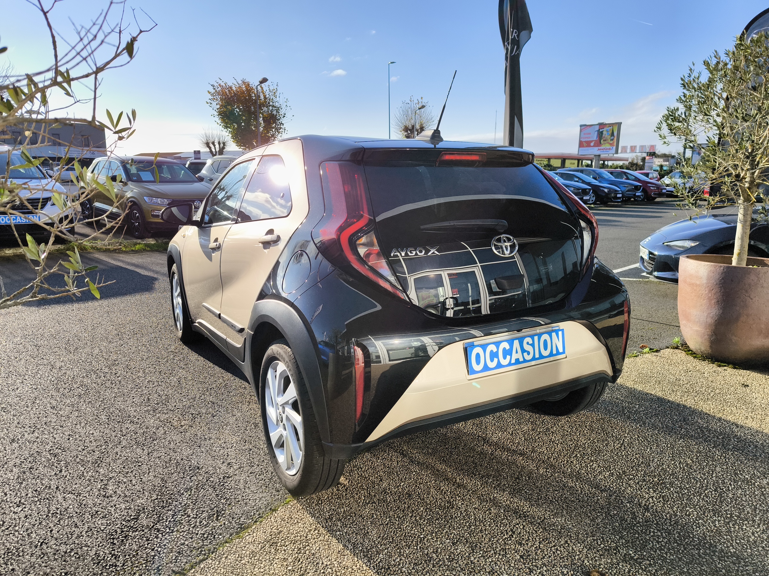 TOYOTA Aygo X 1.0 VVT-i 72 S-CVT Design - Véhicule Occasion Océane Auto