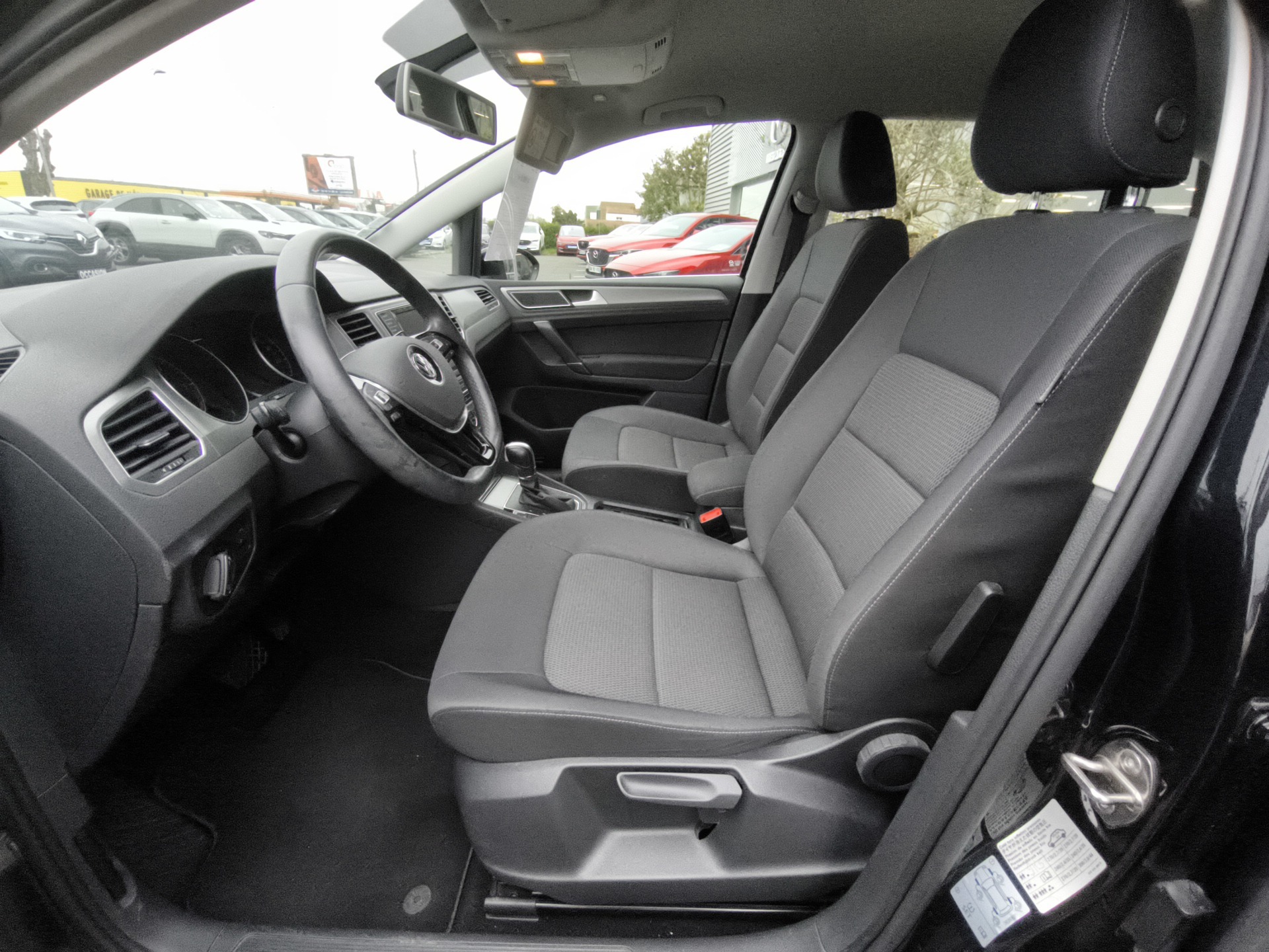VOLKSWAGEN Golf Sportsvan 1.6 TDI 110 FAP BlueMotion Technology DSG7 Confortline - Véhicule Occasion Océane Auto