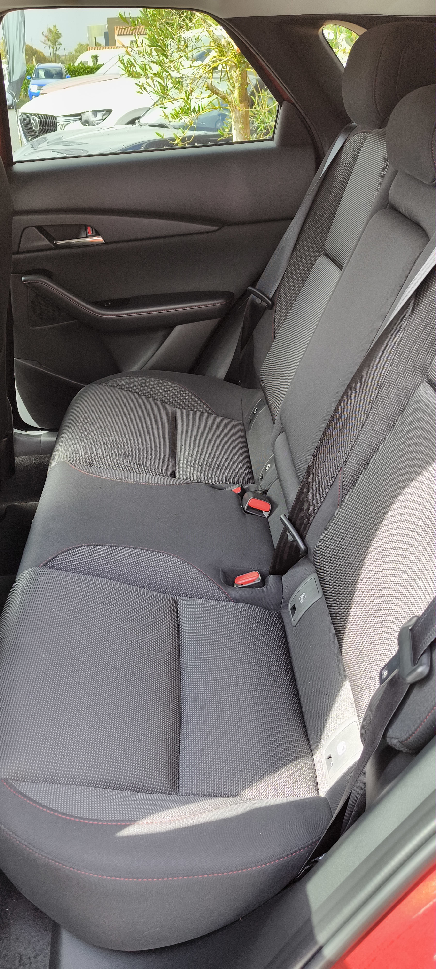 MAZDA CX-30 2.0L e-SKYACTIV X M Hybrid 186 ch 4x2 BVA6 Homura - Véhicule Occasion - Océane Auto MAZDA CX-30 2.0L e-SKYACTIV X M Hybrid 186 ch 4x2 BVA6 Homura - Véhicule Occasion Océane Auto