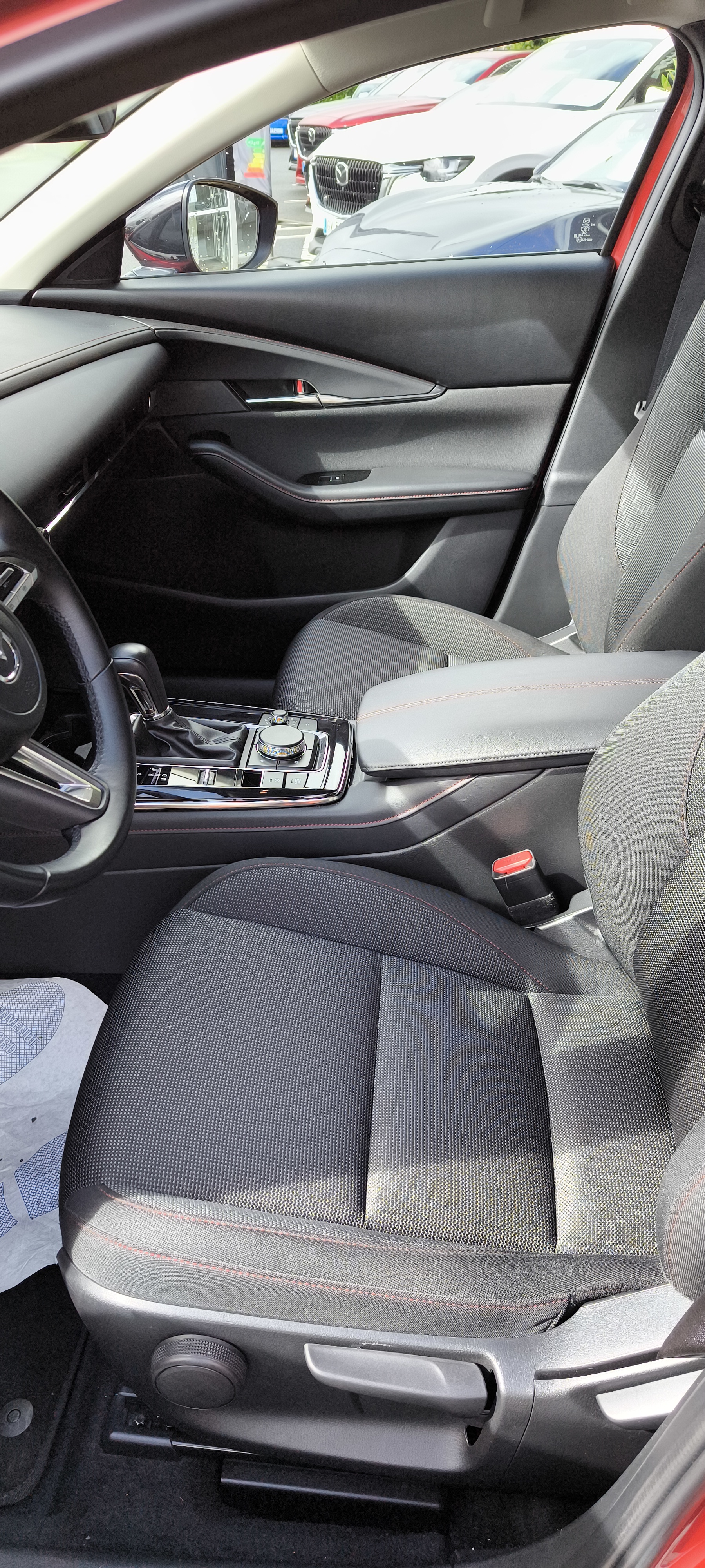 MAZDA CX-30 2.0L e-SKYACTIV X M Hybrid 186 ch 4x2 BVA6 Homura - Véhicule Occasion - Océane Auto MAZDA CX-30 2.0L e-SKYACTIV X M Hybrid 186 ch 4x2 BVA6 Homura - Véhicule Occasion Océane Auto