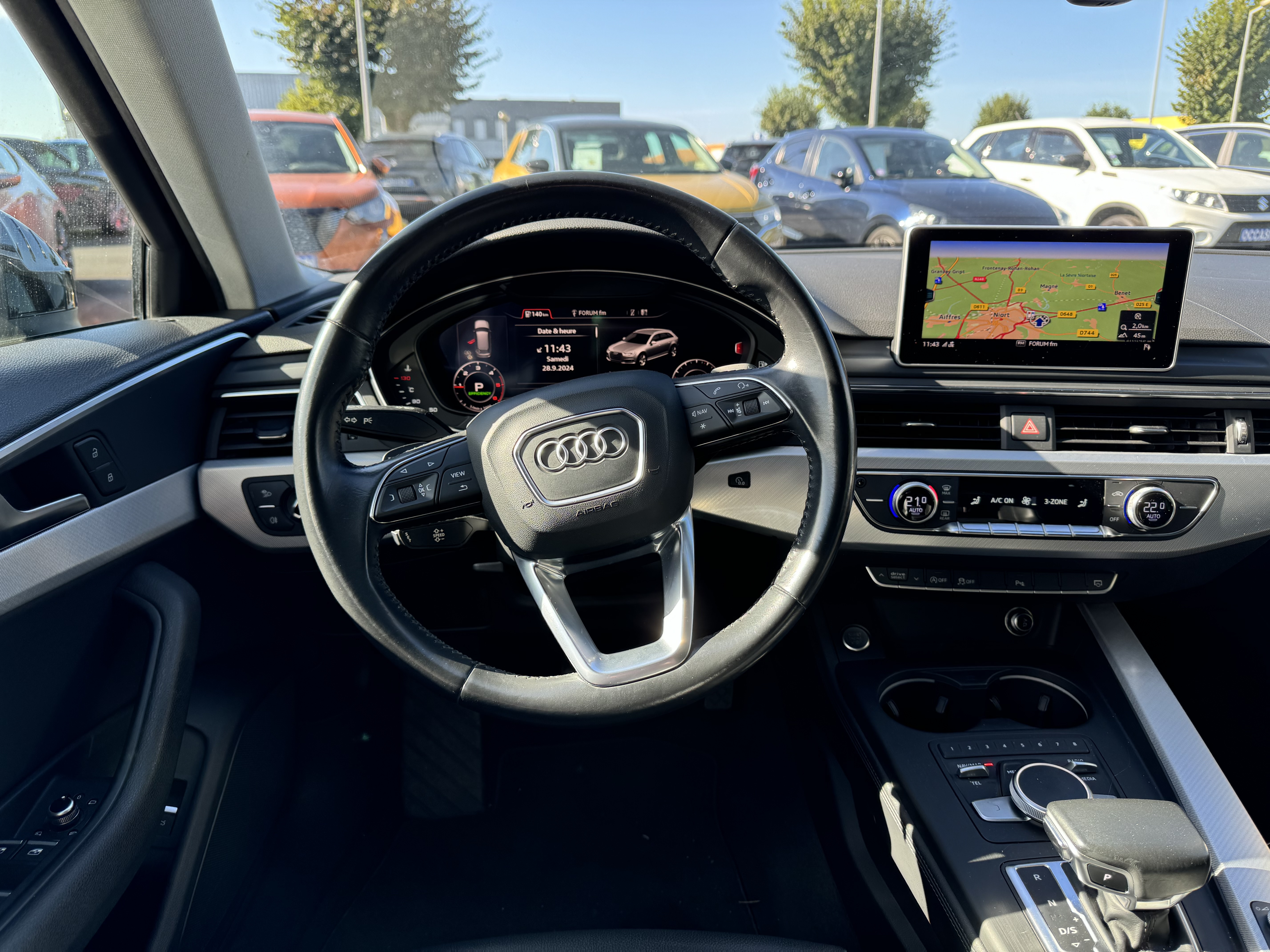 AUDI A4 Avant 2.0 TDI 150 S tronic 7 Design Luxe - Véhicule Occasion - Océane Auto AUDI A4 Avant 2.0 TDI 150 S tronic 7 Design Luxe - Véhicule Occasion Océane Auto