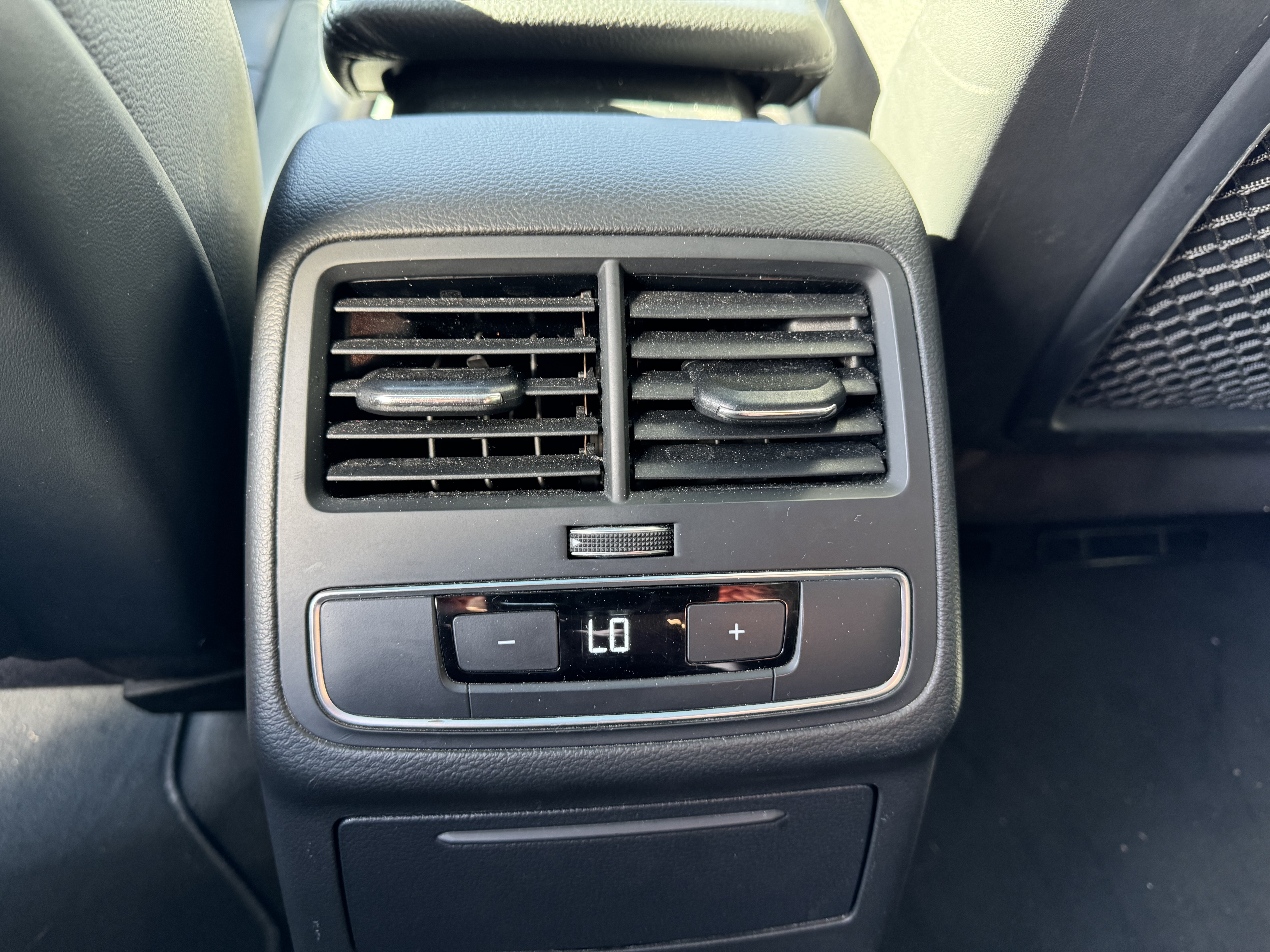 AUDI A4 Avant 2.0 TDI 150 S tronic 7 Design Luxe - Véhicule Occasion - Océane Auto AUDI A4 Avant 2.0 TDI 150 S tronic 7 Design Luxe - Véhicule Occasion Océane Auto