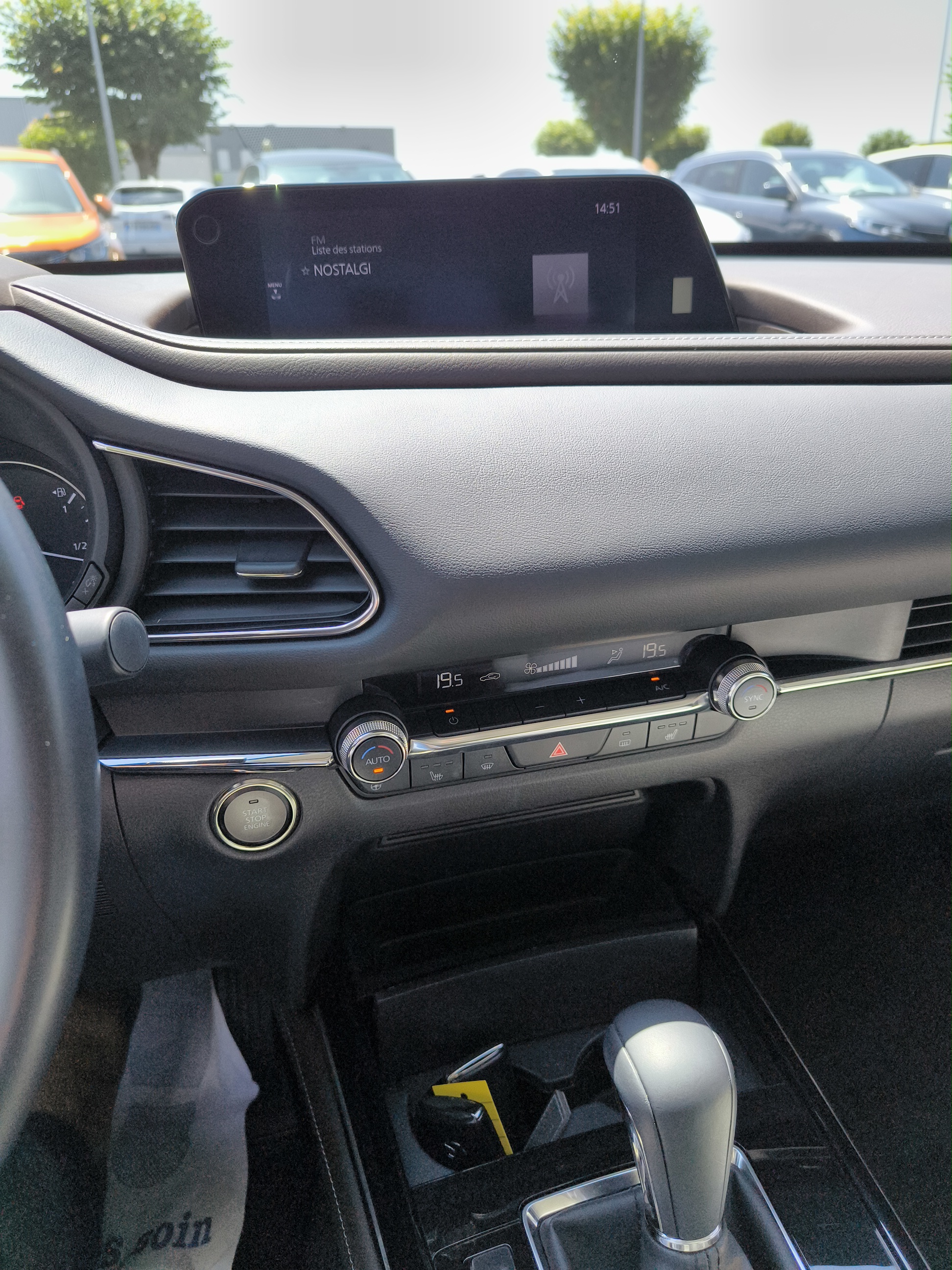 MAZDA CX-30 2.0L e-SKYACTIV X M Hybrid 186 ch 4x2 BVA6 Exclusive Cuir Pure-White - Véhicule Occasion - Océane Auto MAZDA CX-30 2.0L e-SKYACTIV X M Hybrid 186 ch 4x2 BVA6 Exclusive Cuir Pure-White - Véhicule Occasion Océane Auto