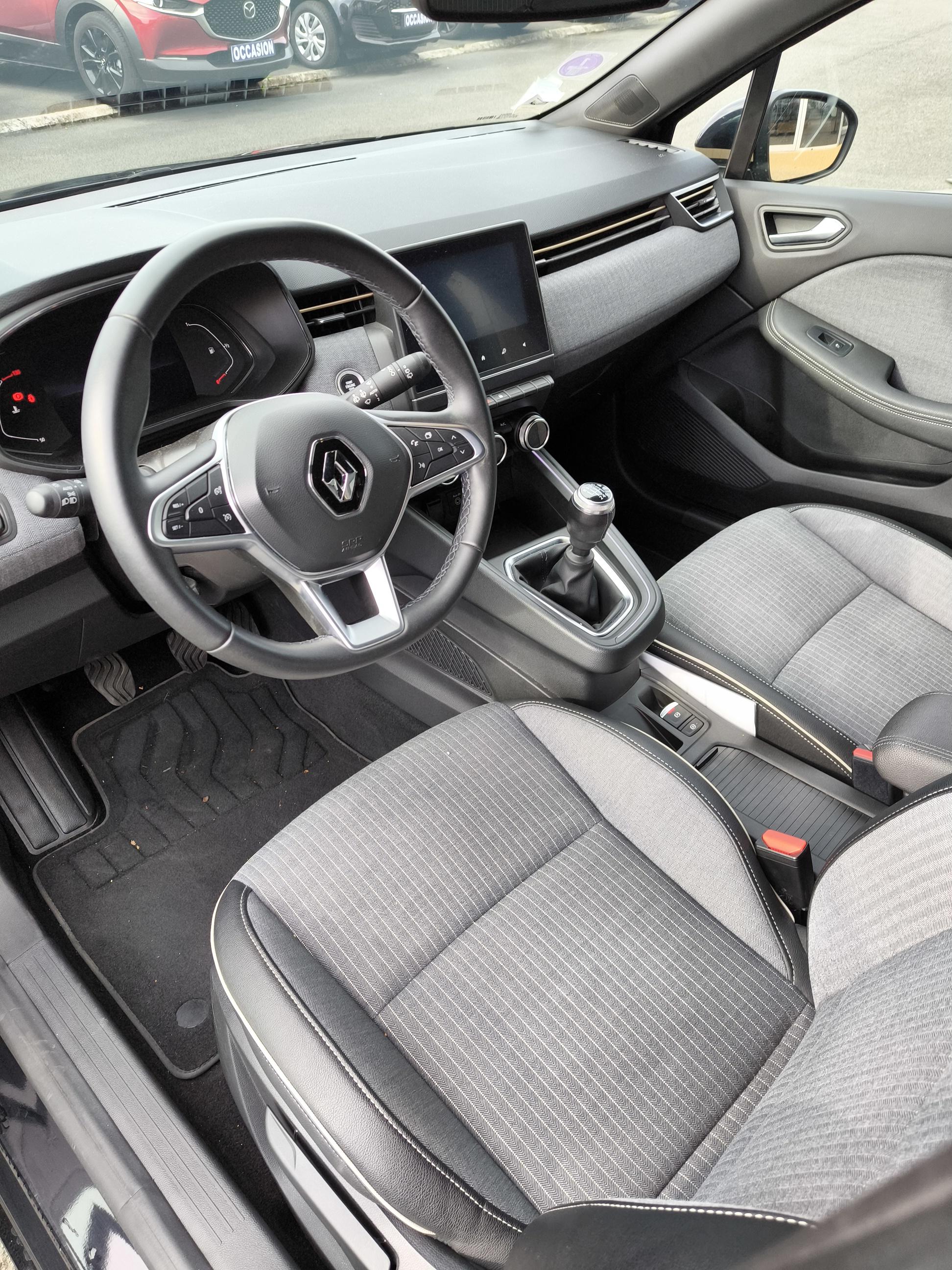 RENAULT Clio TCe 140 - 21N SL Lutecia - Véhicule Occasion - Océane Auto RENAULT Clio TCe 140 - 21N SL Lutecia - Véhicule Occasion Océane Auto