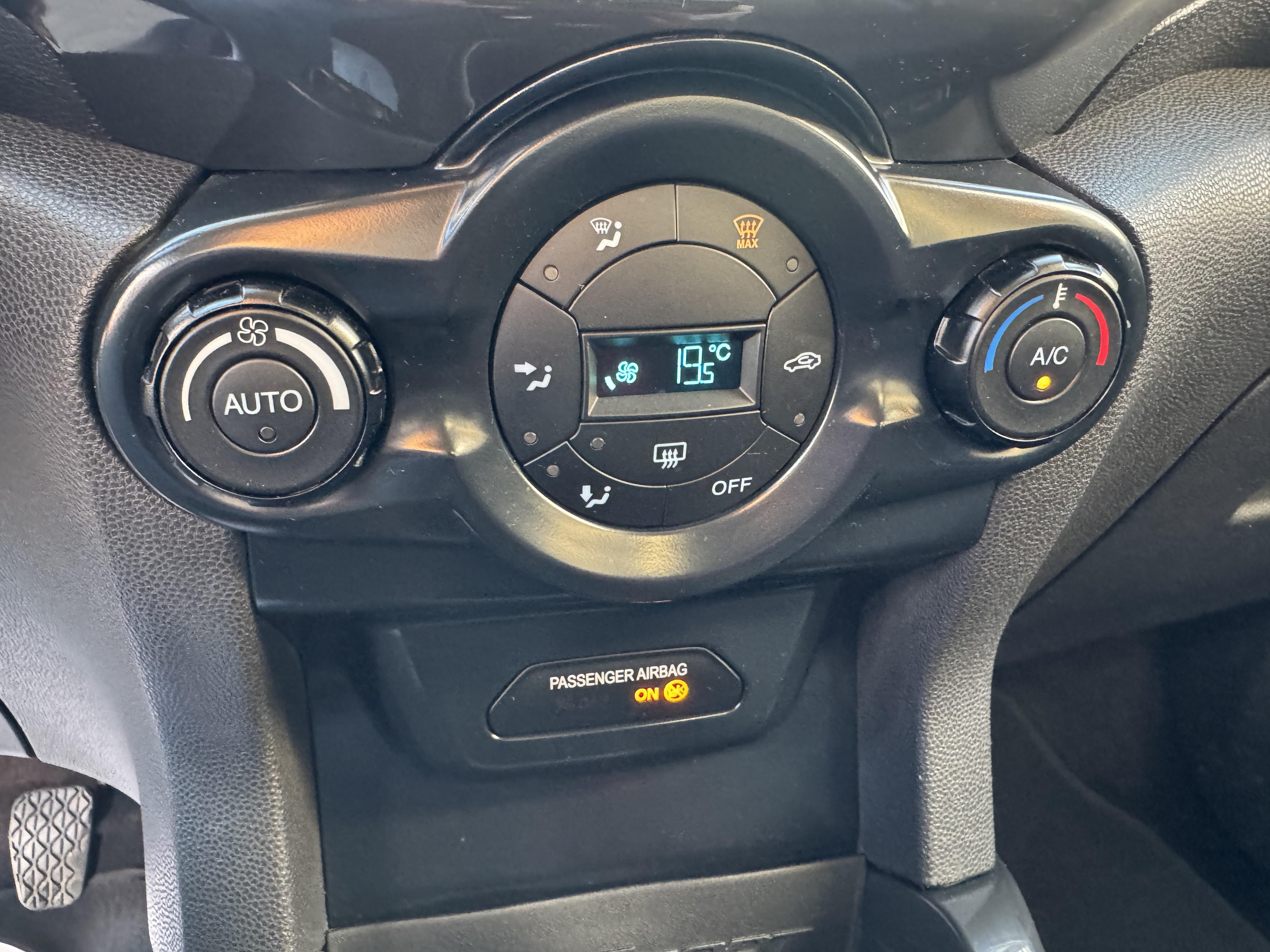 FORD EcoSport 1.0 EcoBoost 125 Titanium - Véhicule Occasion - Océane Auto FORD EcoSport 1.0 EcoBoost 125 Titanium - Véhicule Occasion Océane Auto