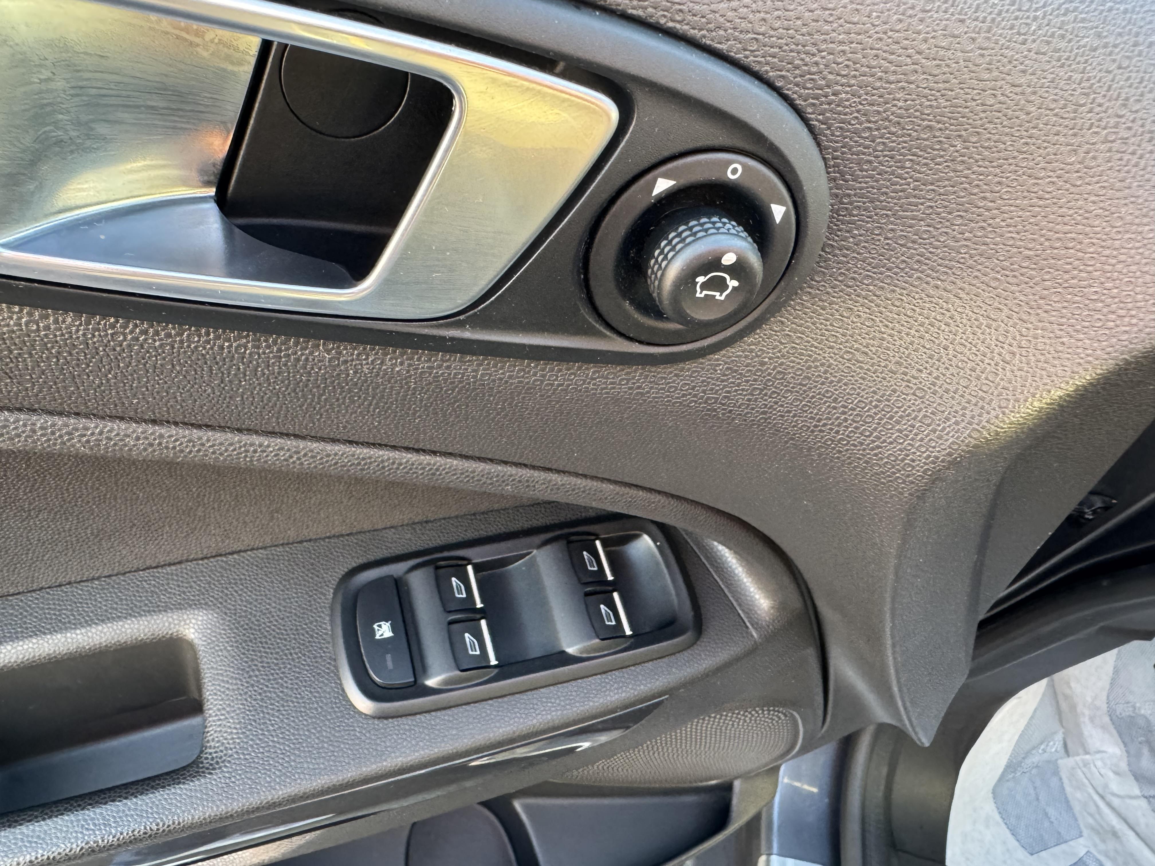 FORD EcoSport 1.0 EcoBoost 125 Titanium - Véhicule Occasion - Océane Auto FORD EcoSport 1.0 EcoBoost 125 Titanium - Véhicule Occasion Océane Auto
