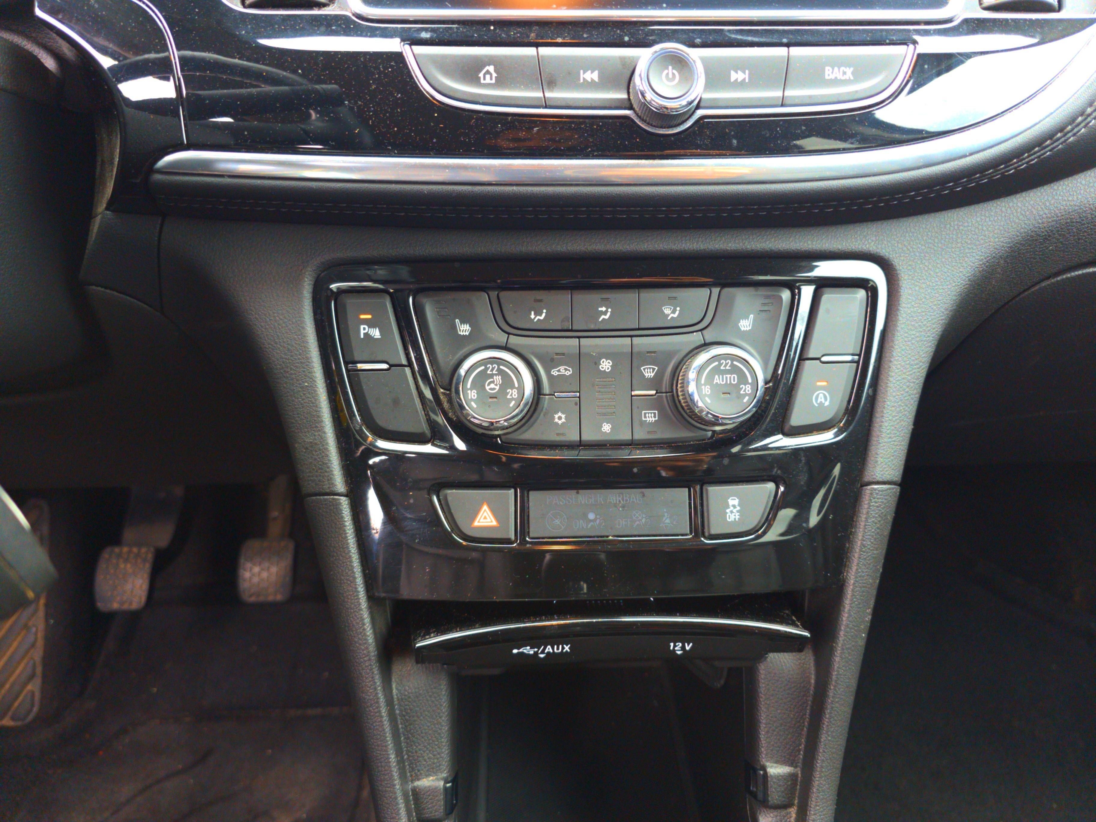 OPEL Mokka X 1.4 Turbo - 140 ch 4x2 Elite - Véhicule Occasion - Océane Auto OPEL Mokka X 1.4 Turbo - 140 ch 4x2 Elite - Véhicule Occasion Océane Auto