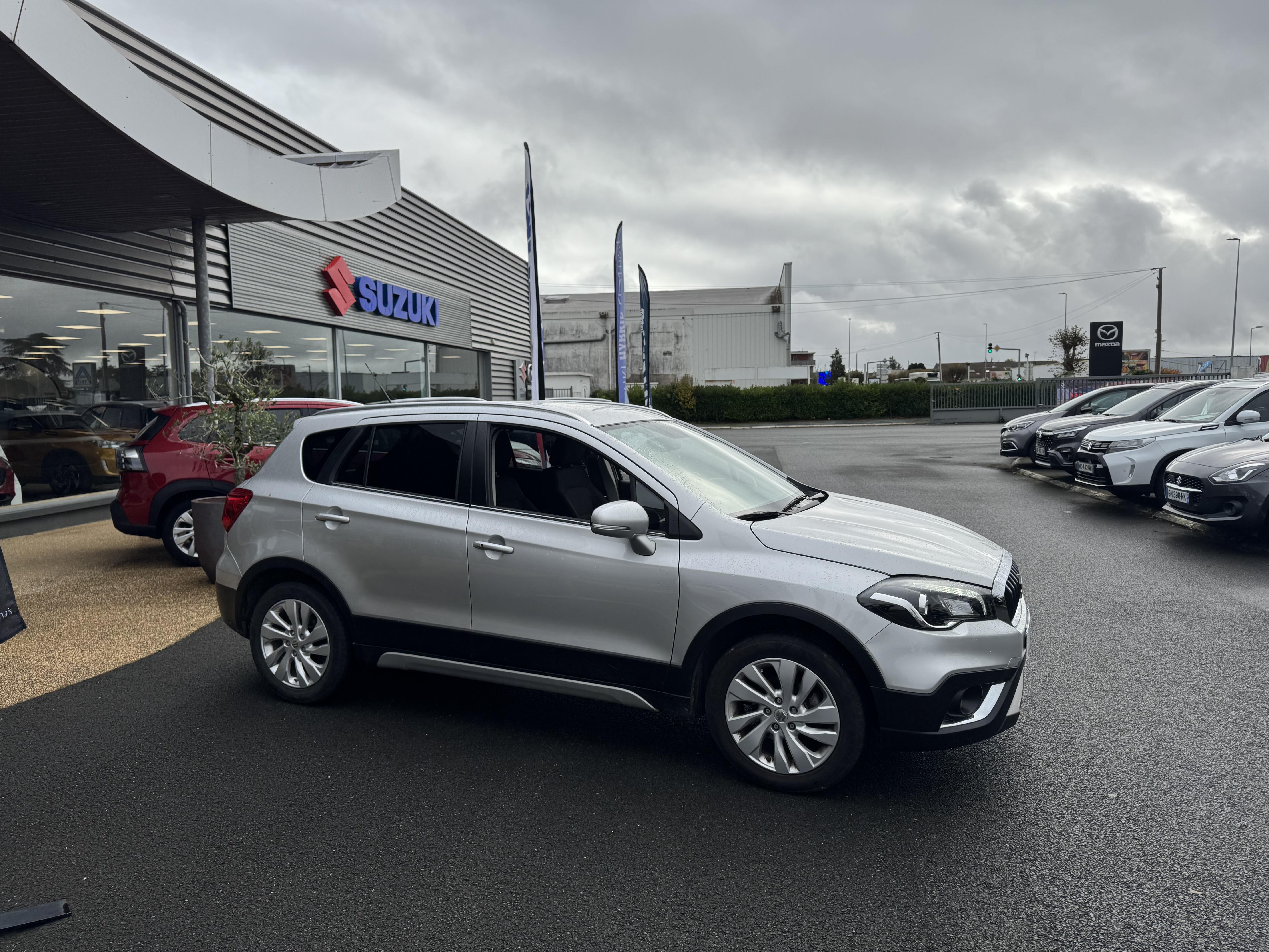 SUZUKI S-Cross 1.4 Boosterjet Hybrid Style - Véhicule Occasion - Océane Auto SUZUKI S-Cross 1.4 Boosterjet Hybrid Style - Véhicule Occasion Océane Auto