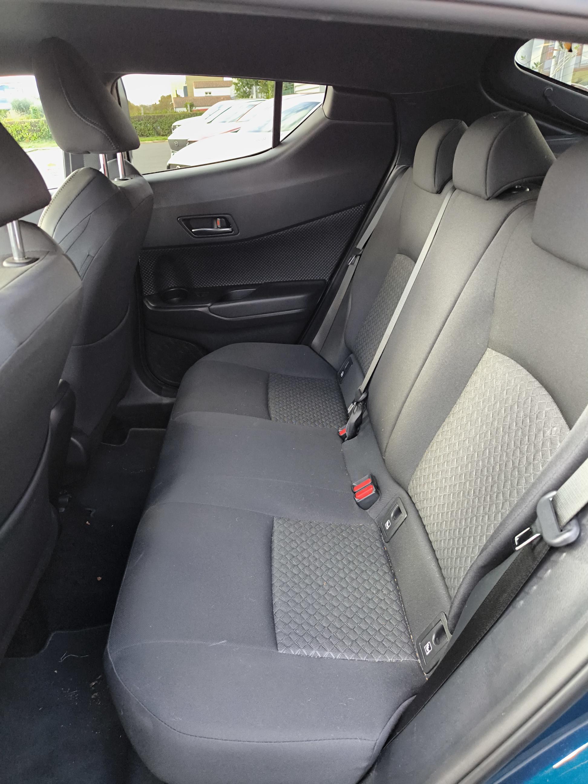 TOYOTA C-HR Hybride 1.8L Design Ultimate - Véhicule Occasion Océane Auto