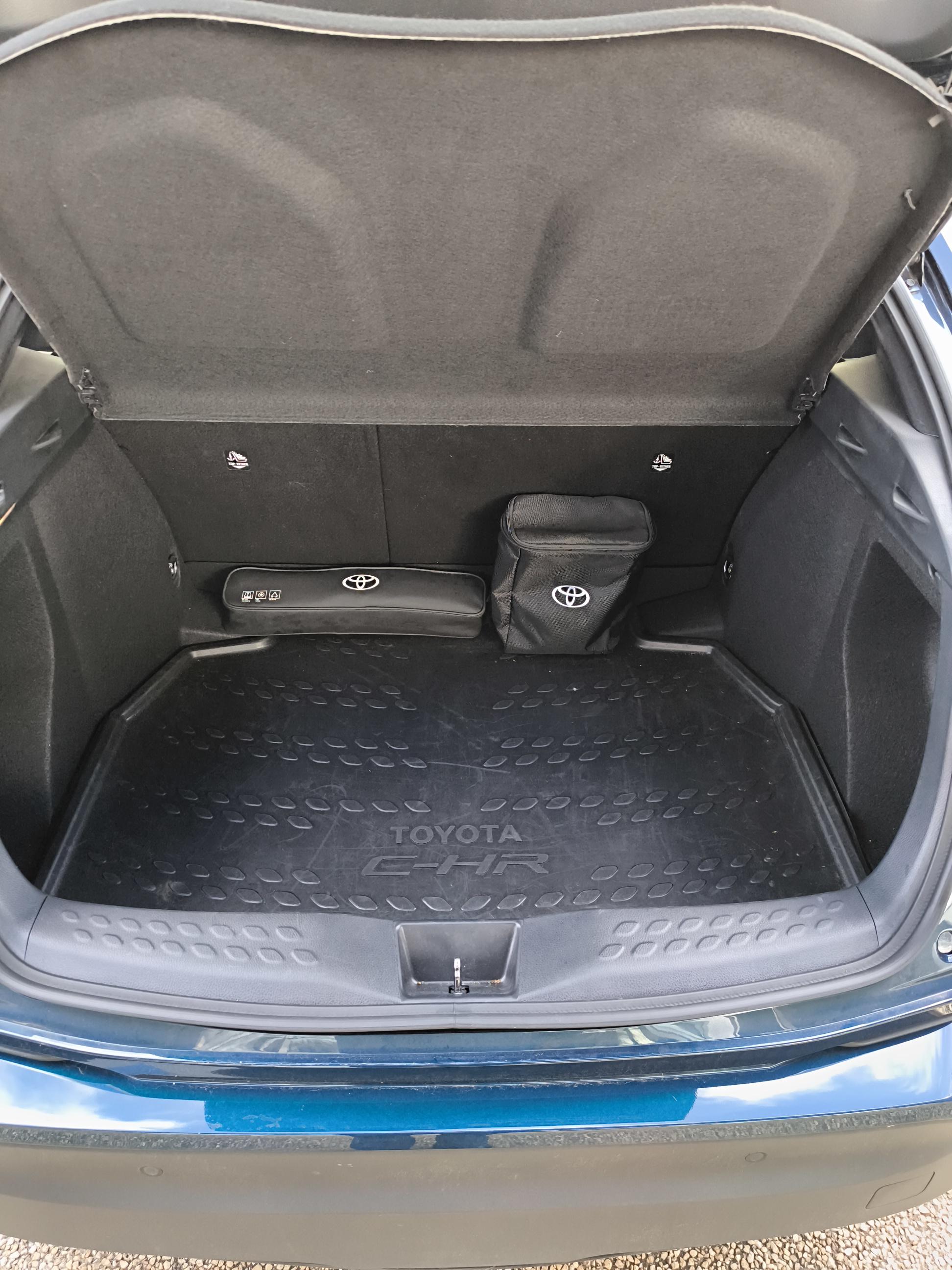 TOYOTA C-HR Hybride 1.8L Design Ultimate - Véhicule Occasion Océane Auto