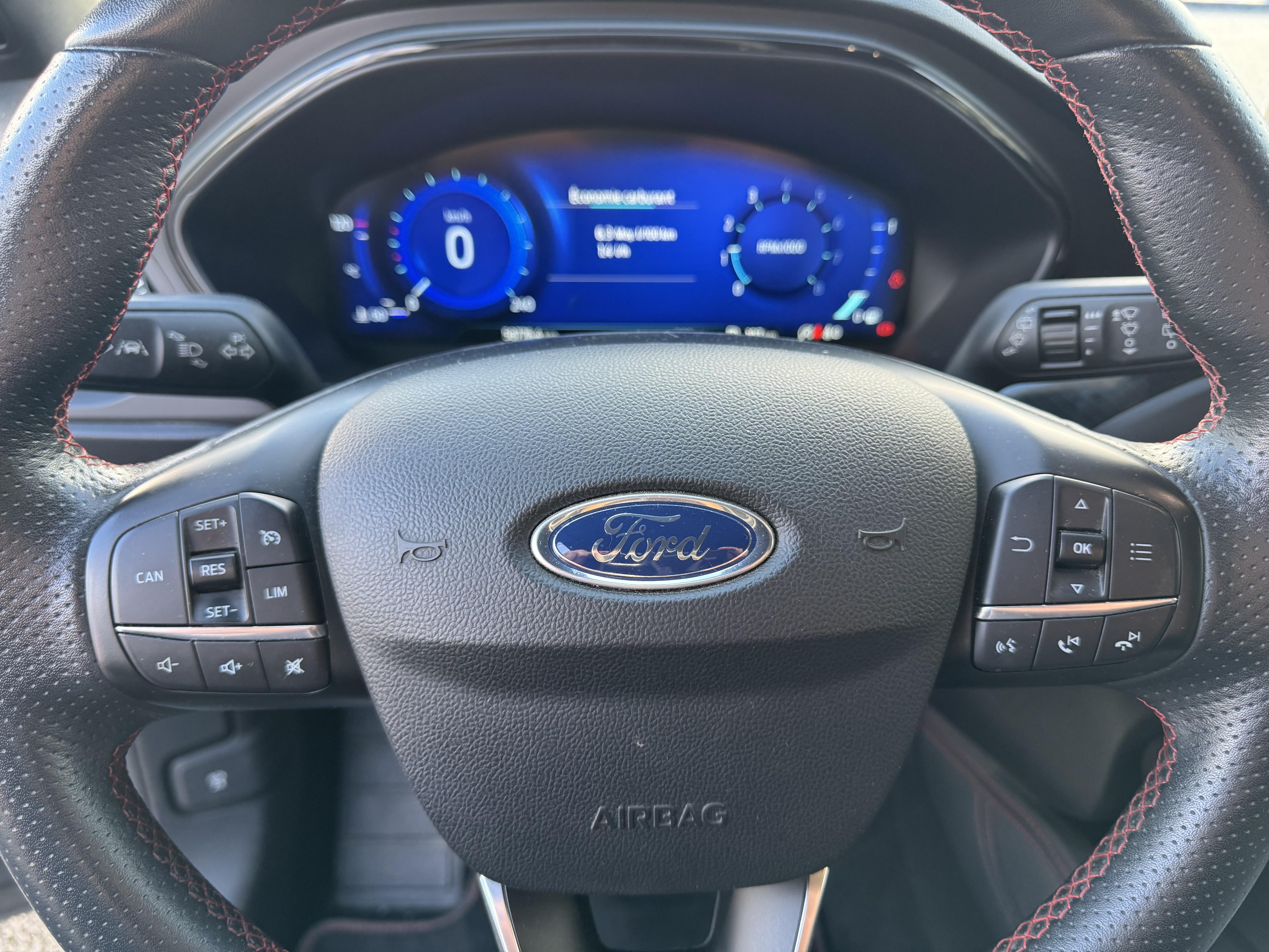 FORD Focus 1.0 EcoBoost 155 S&S mHEV ST Line - Véhicule Occasion Océane Auto