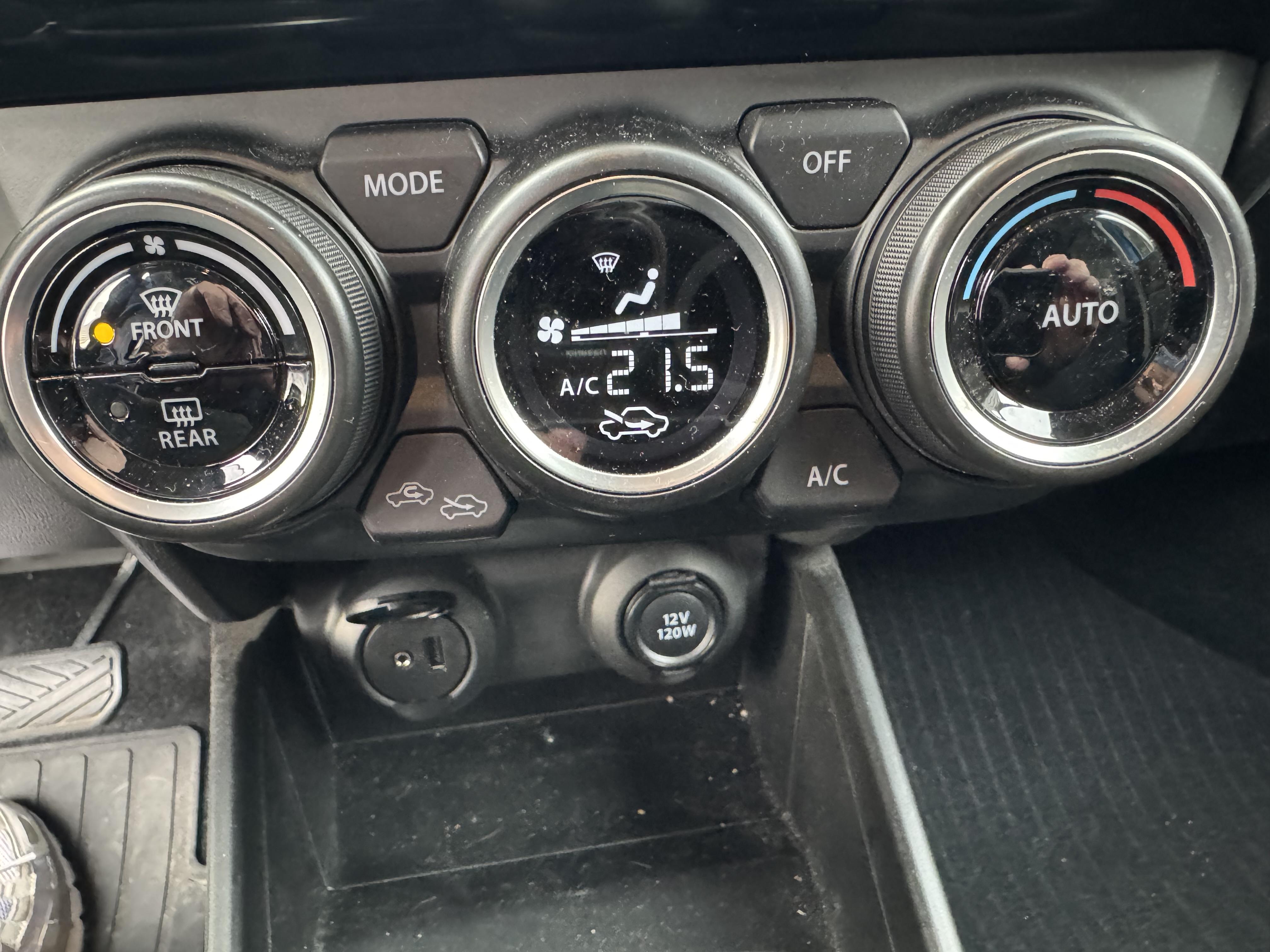 SUZUKI Swift 1.2 Dualjet Hybrid Auto (CVT) Pack - Véhicule Occasion - Océane Auto SUZUKI Swift 1.2 Dualjet Hybrid Auto (CVT) Pack - Véhicule Occasion Océane Auto