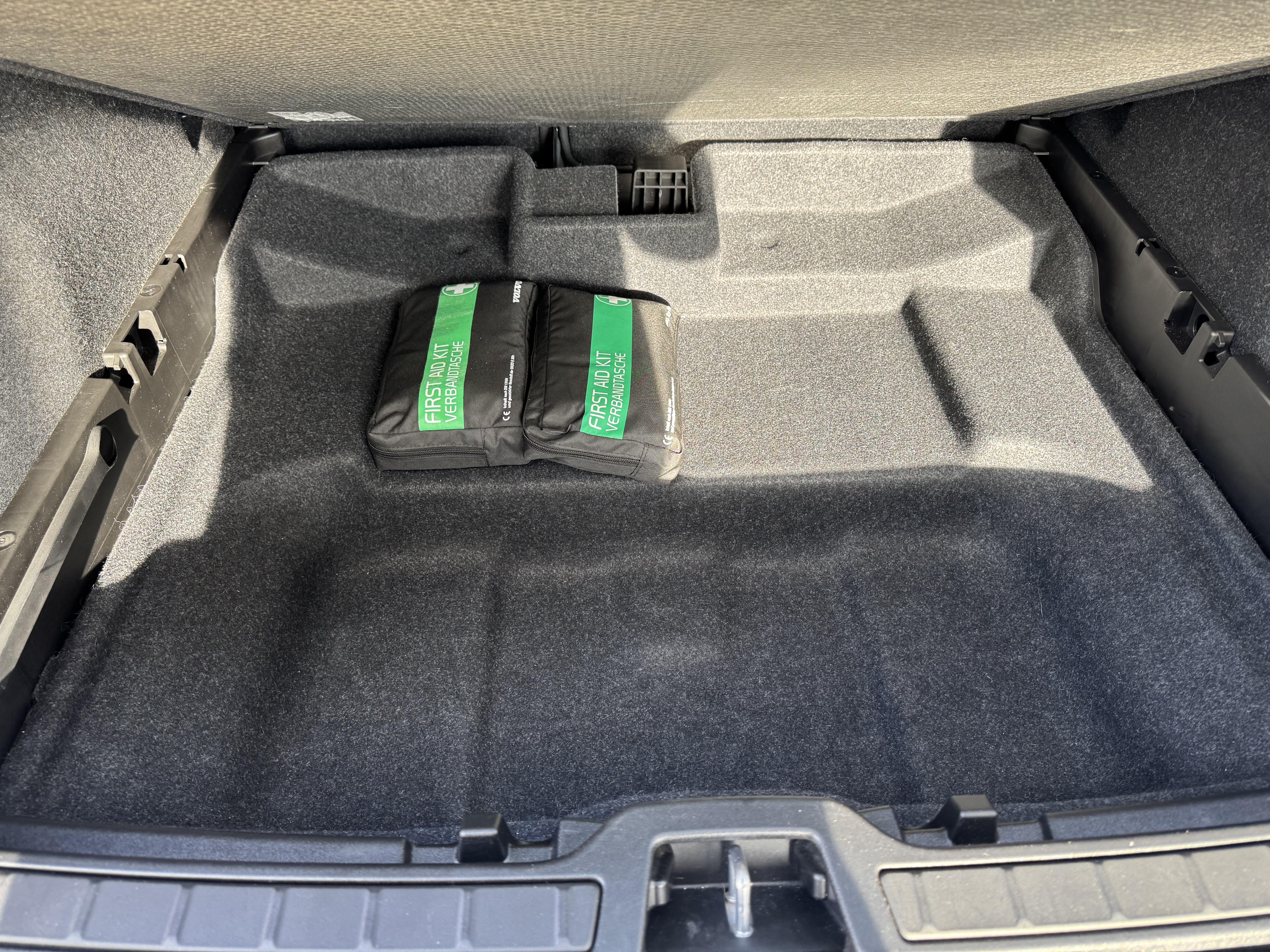 VOLVO XC40 T3 163 ch Geartronic 8 R-Design - Véhicule Occasion Océane Auto