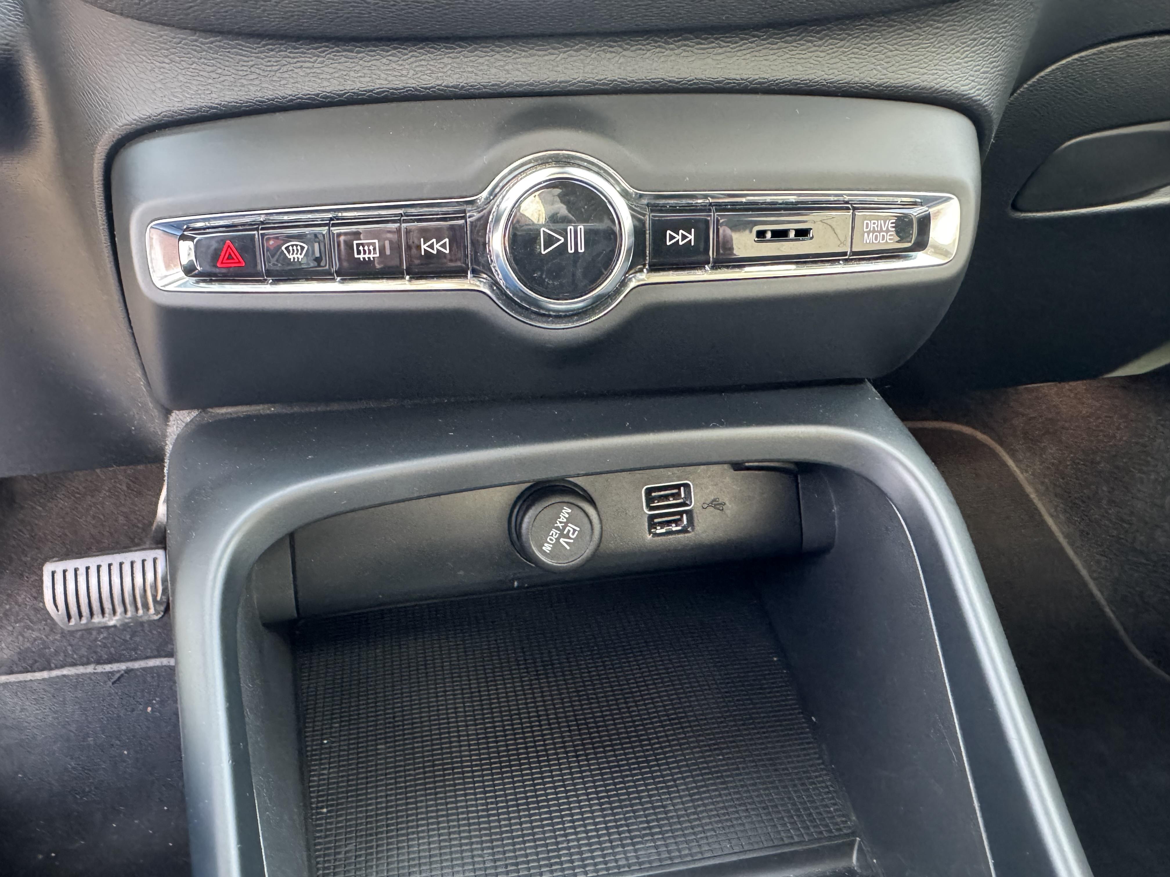 VOLVO XC40 T3 163 ch Geartronic 8 R-Design - Véhicule Occasion Océane Auto