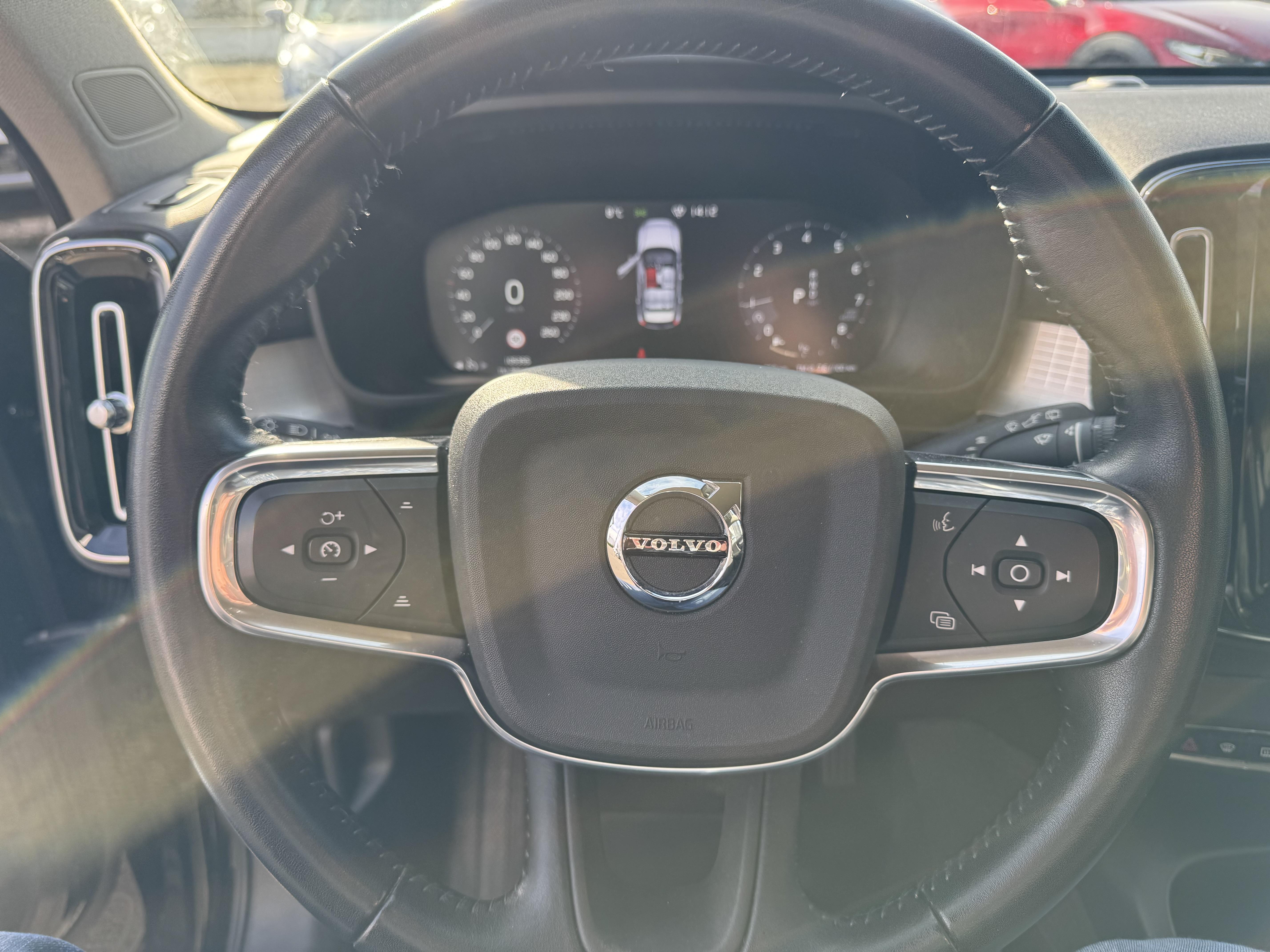 VOLVO XC40 T3 163 ch Geartronic 8 R-Design - Véhicule Occasion Océane Auto