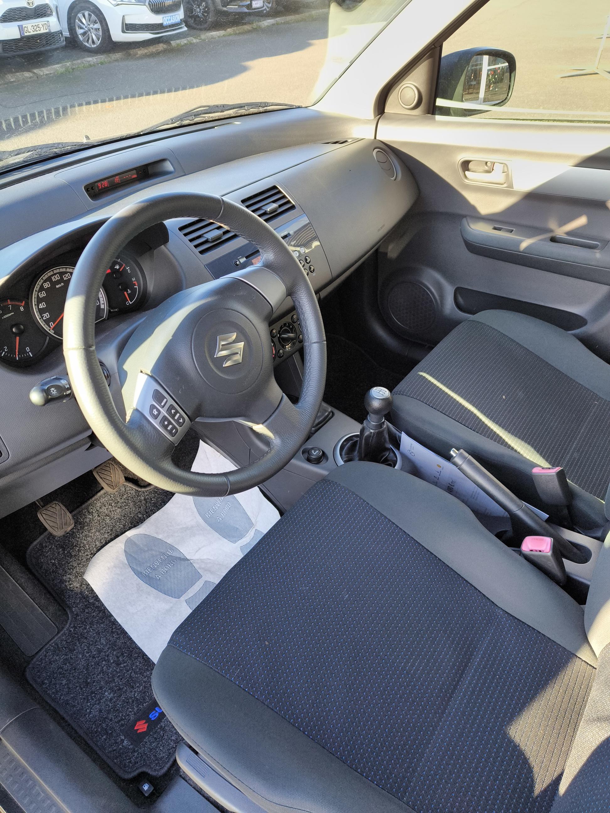 SUZUKI Swift 1.3 GL - Véhicule Occasion Océane Auto