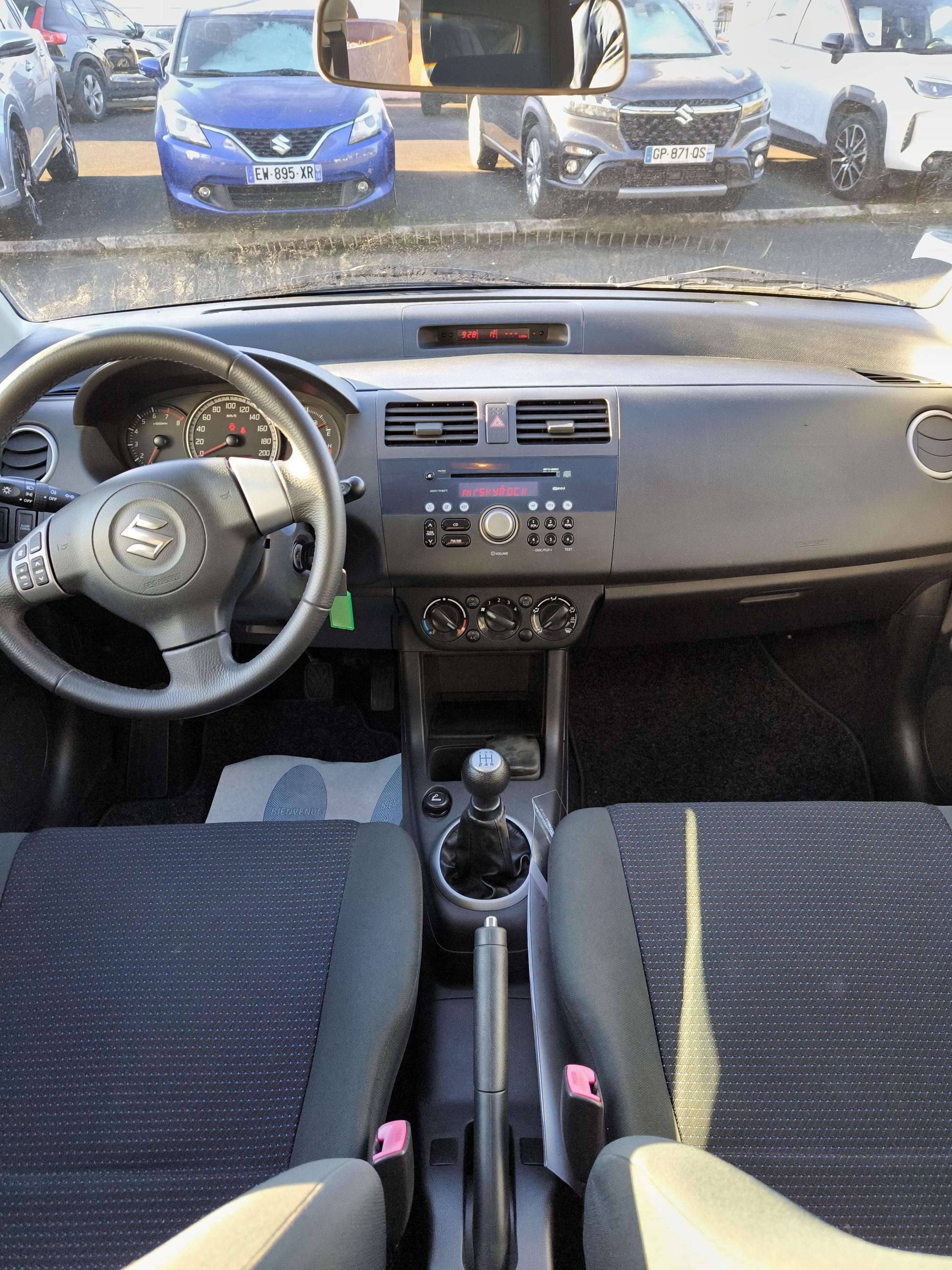 SUZUKI Swift 1.3 GL - Véhicule Occasion Océane Auto