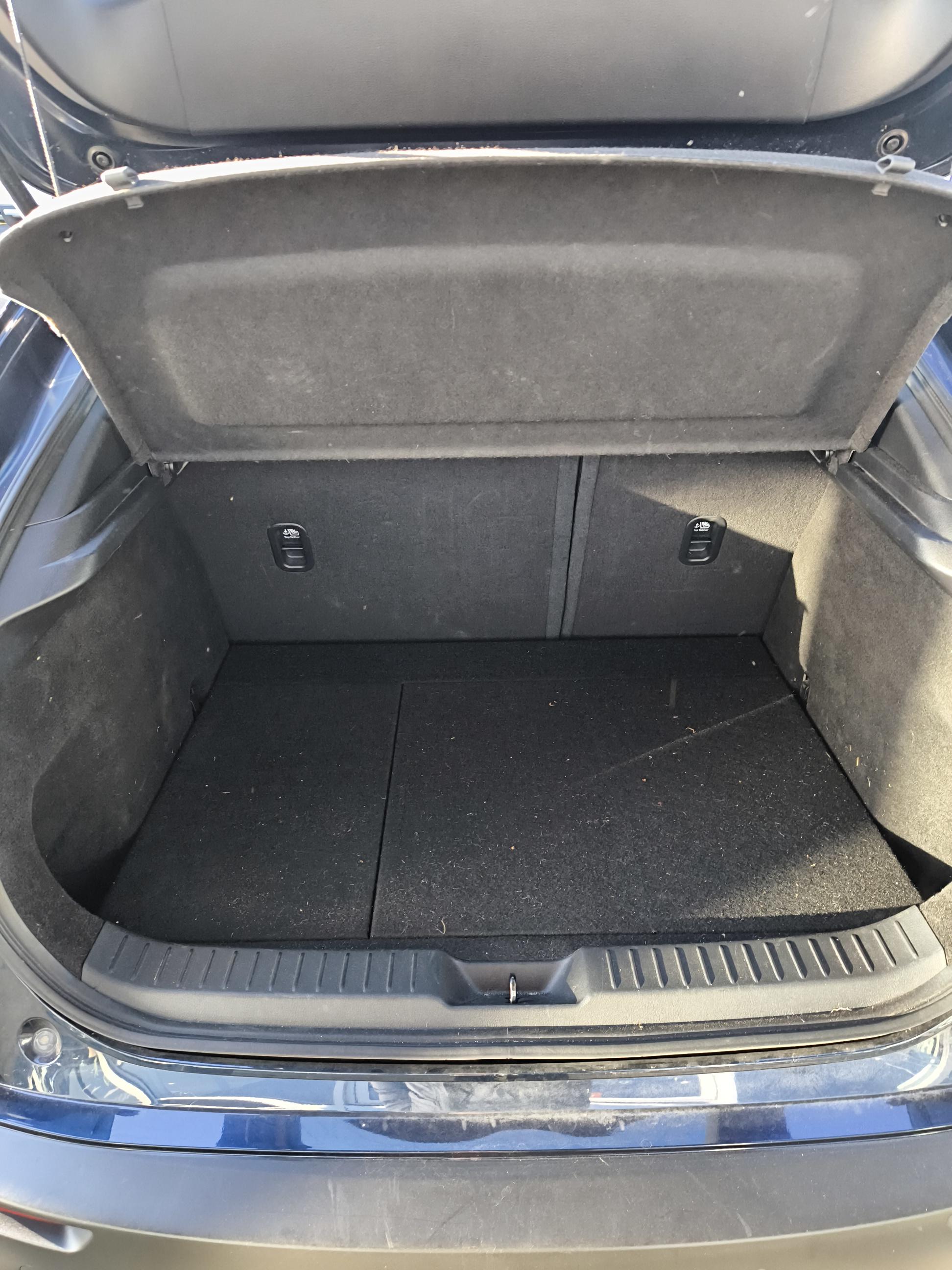 MAZDA CX-30 2.0L SKYACTIV-G M Hybrid 122 ch 4x2 BVM6 Inspiration - Véhicule Occasion - Océane Auto MAZDA CX-30 2.0L SKYACTIV-G M Hybrid 122 ch 4x2 BVM6 Inspiration - Véhicule Occasion Océane Auto