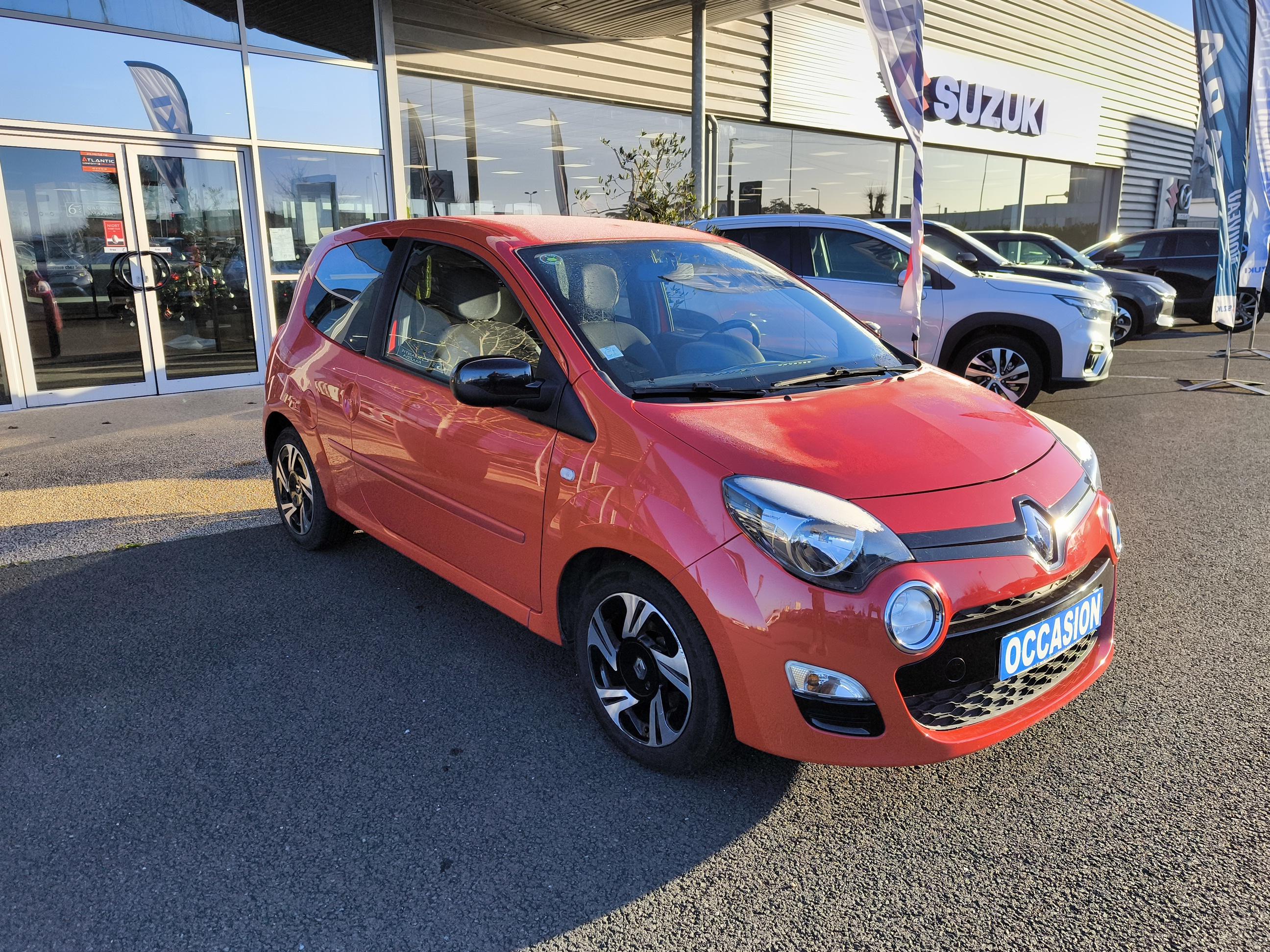 RENAULT Twingo II 1.2 LEV 16v 75 eco2 Intens - Véhicule Occasion Océane Auto