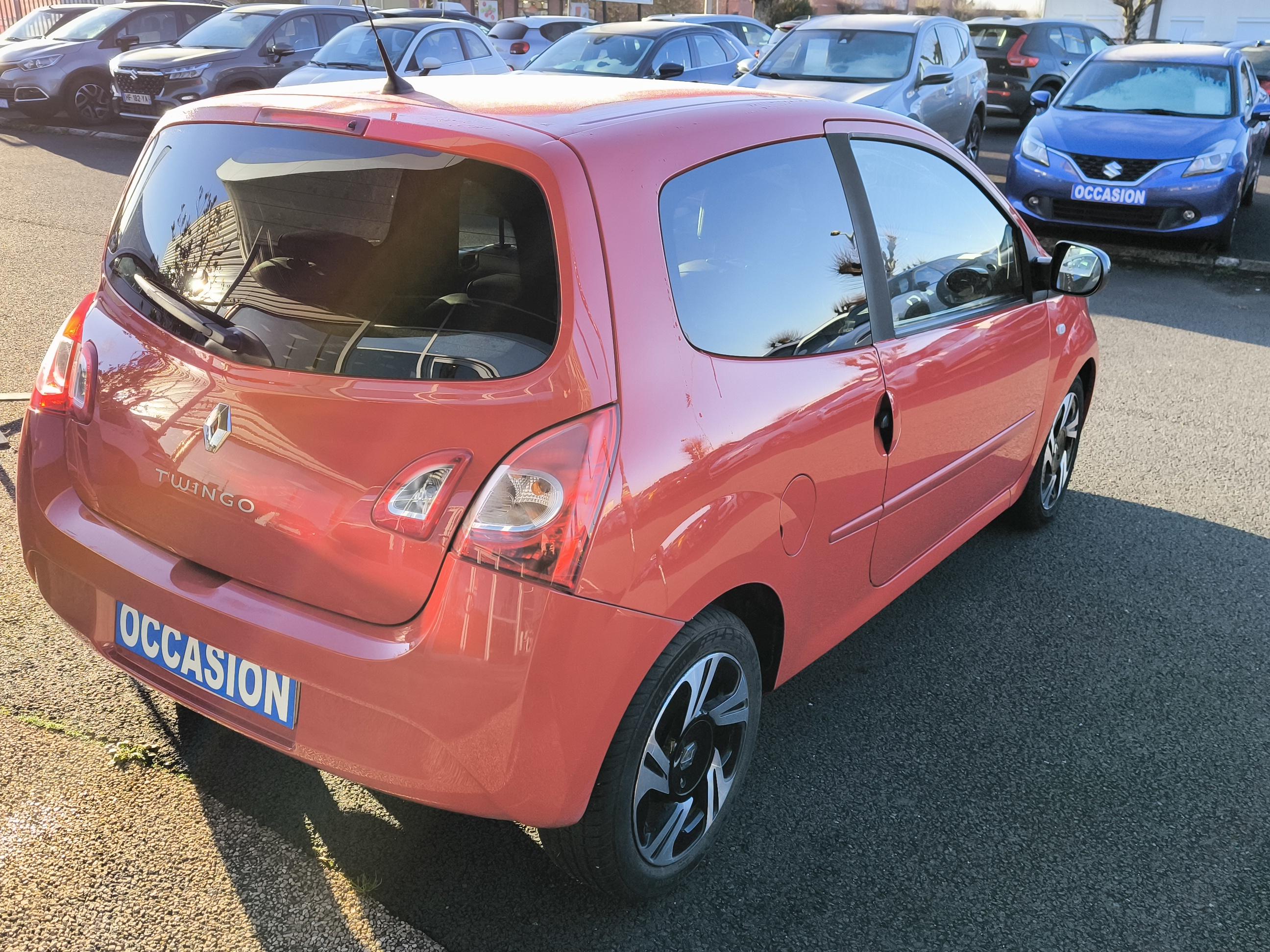 RENAULT Twingo II 1.2 LEV 16v 75 eco2 Intens - Véhicule Occasion Océane Auto